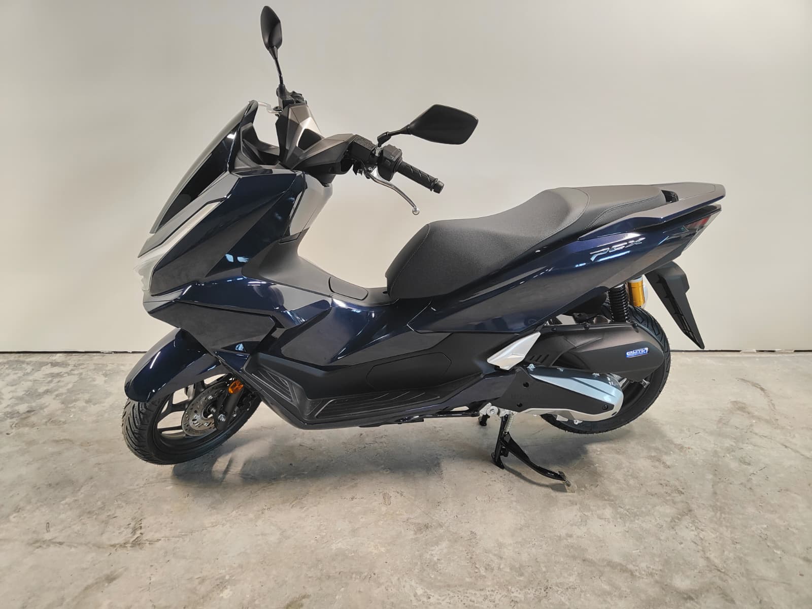 HONDA PCX 125 DX TFT. connectivity-showroom-element-2