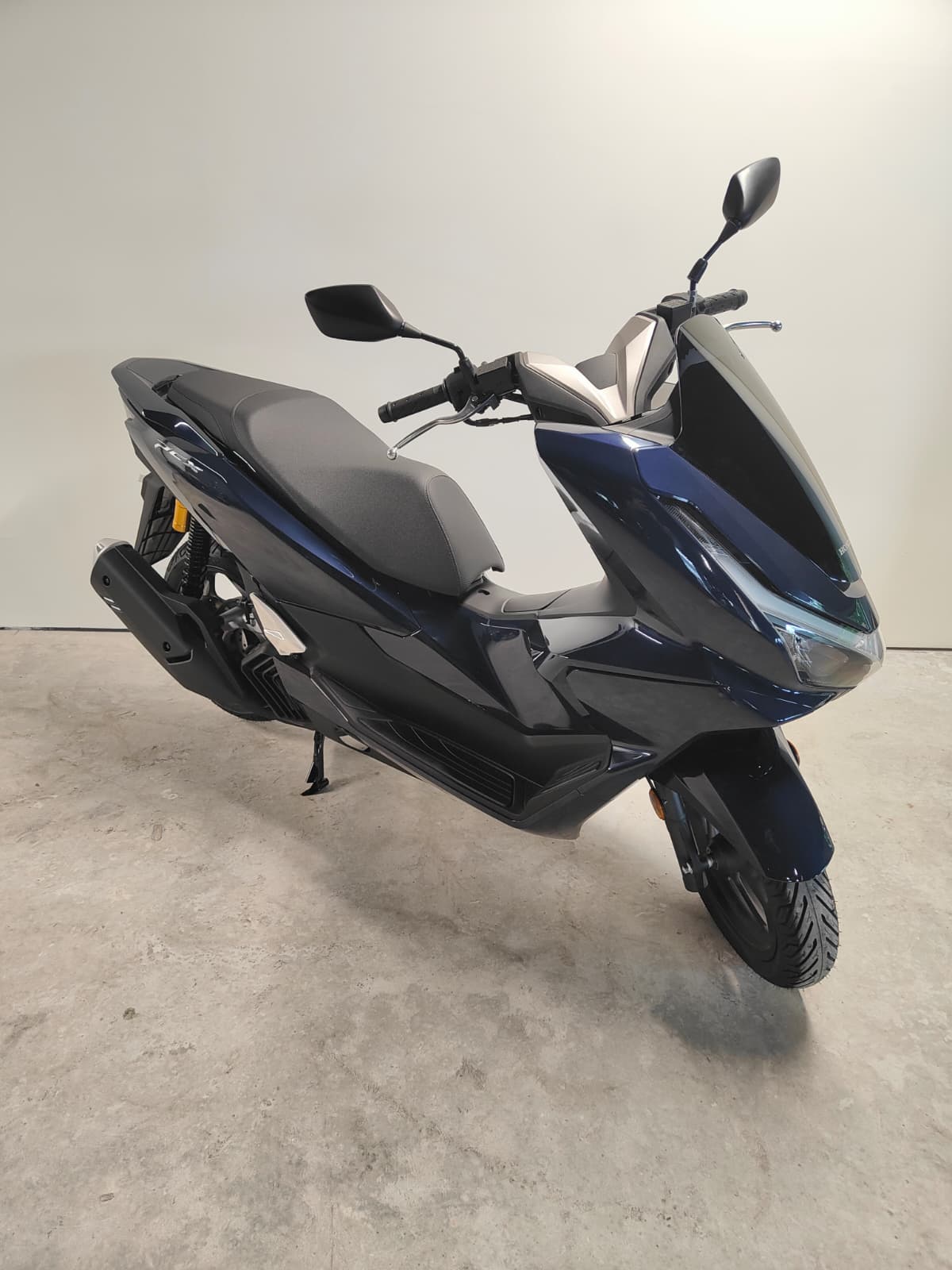 HONDA PCX 125 DX TFT. connectivity