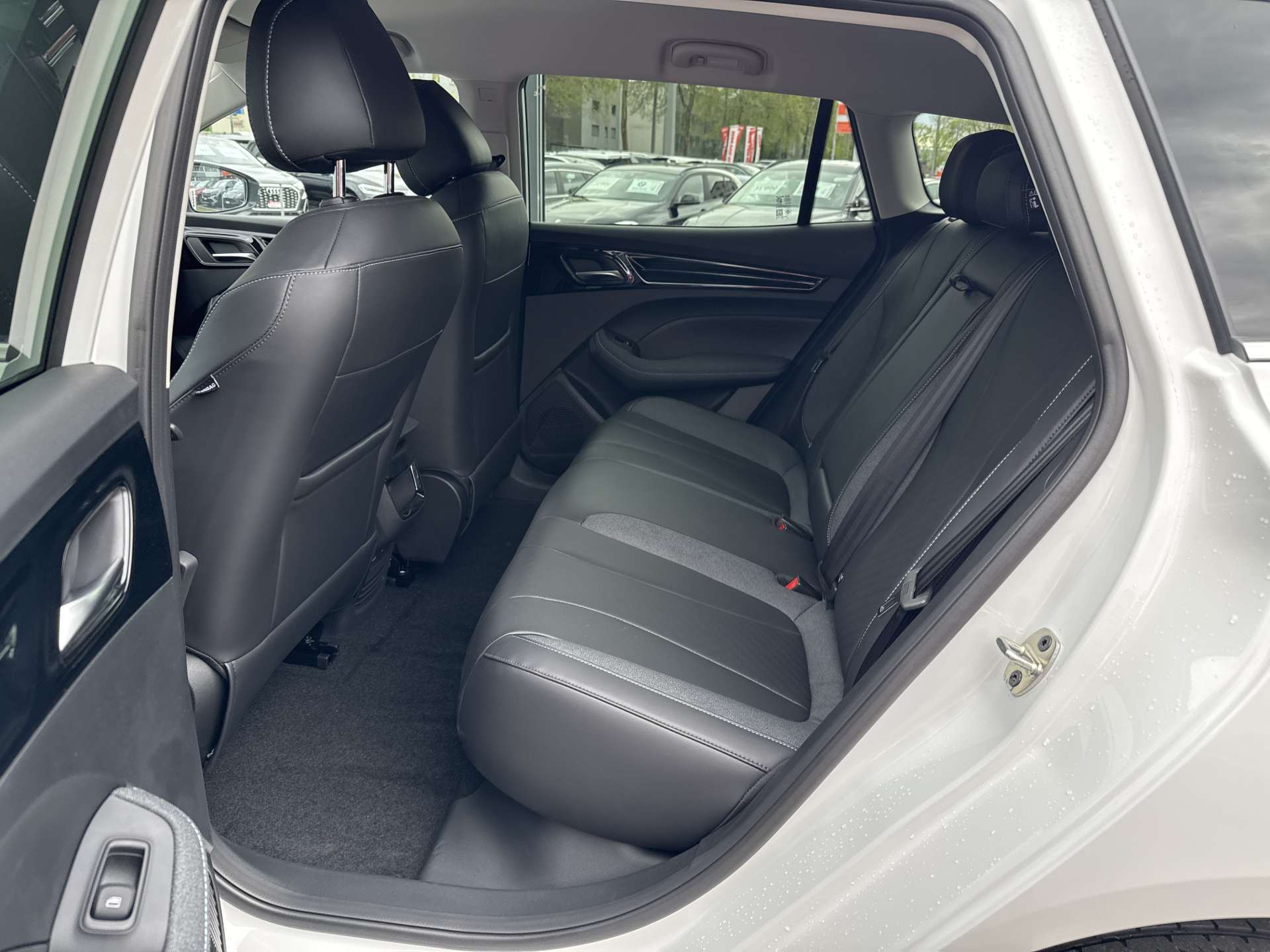 MG 5 EV 61kWh Luxury Automat-image-6