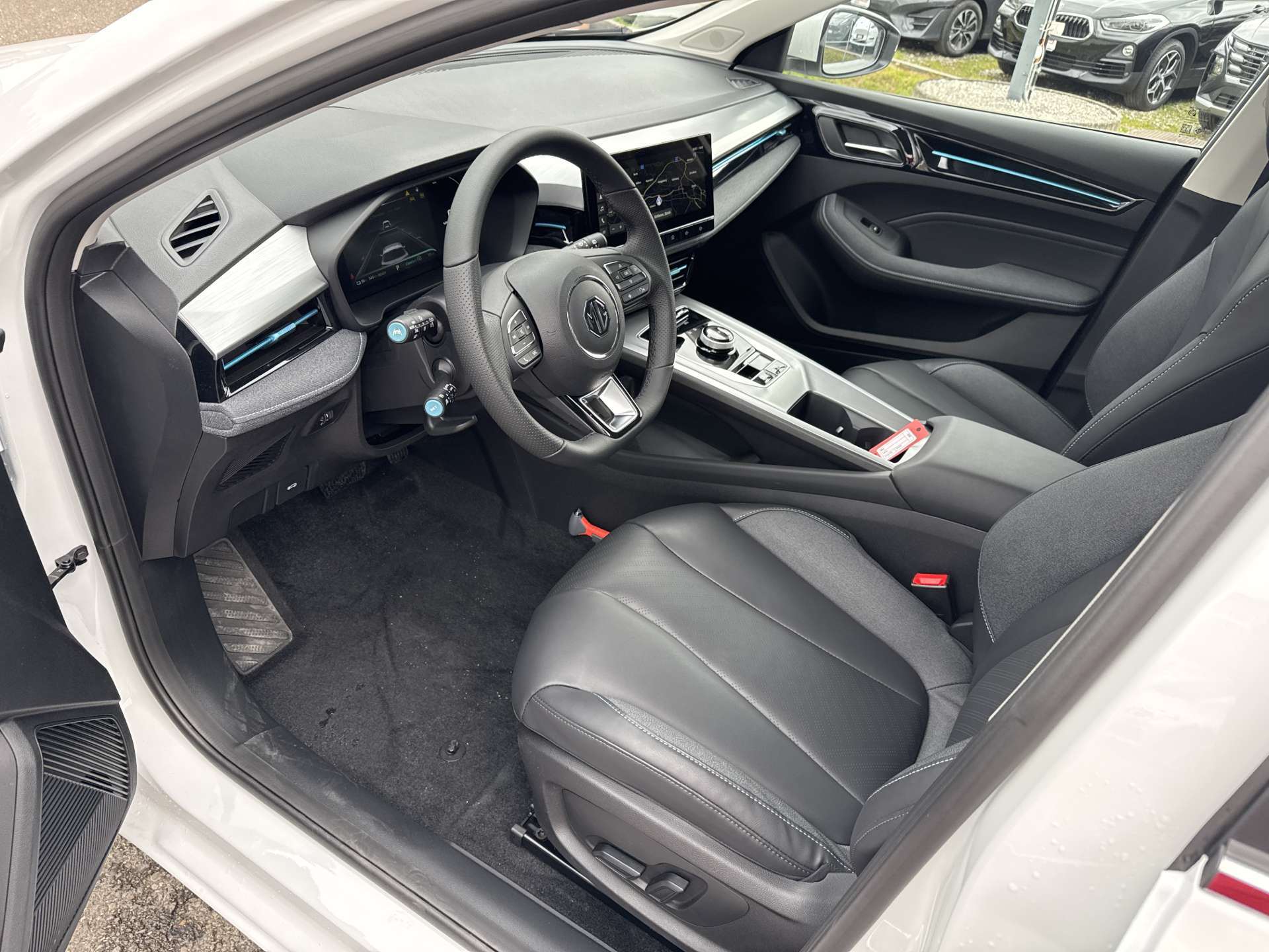 MG 5 EV 61kWh Luxury Automat-image-5
