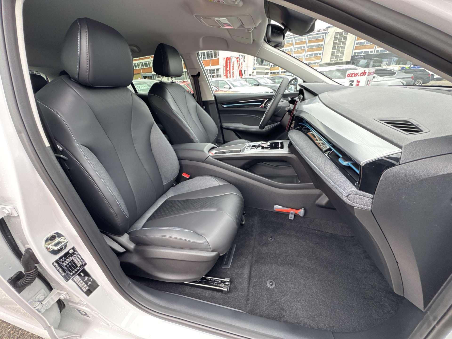 MG 5 EV 61kWh Luxury Automat-image-12