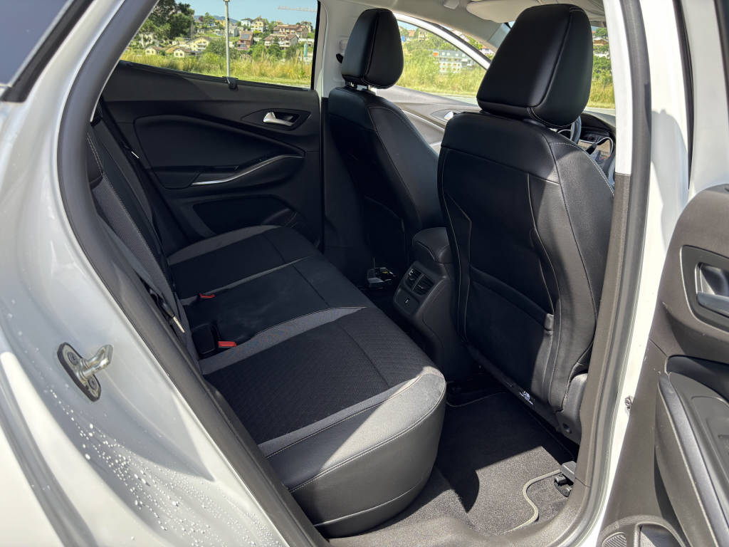 OPEL Grandland X 1.6 T PHEV Excellence-image-8