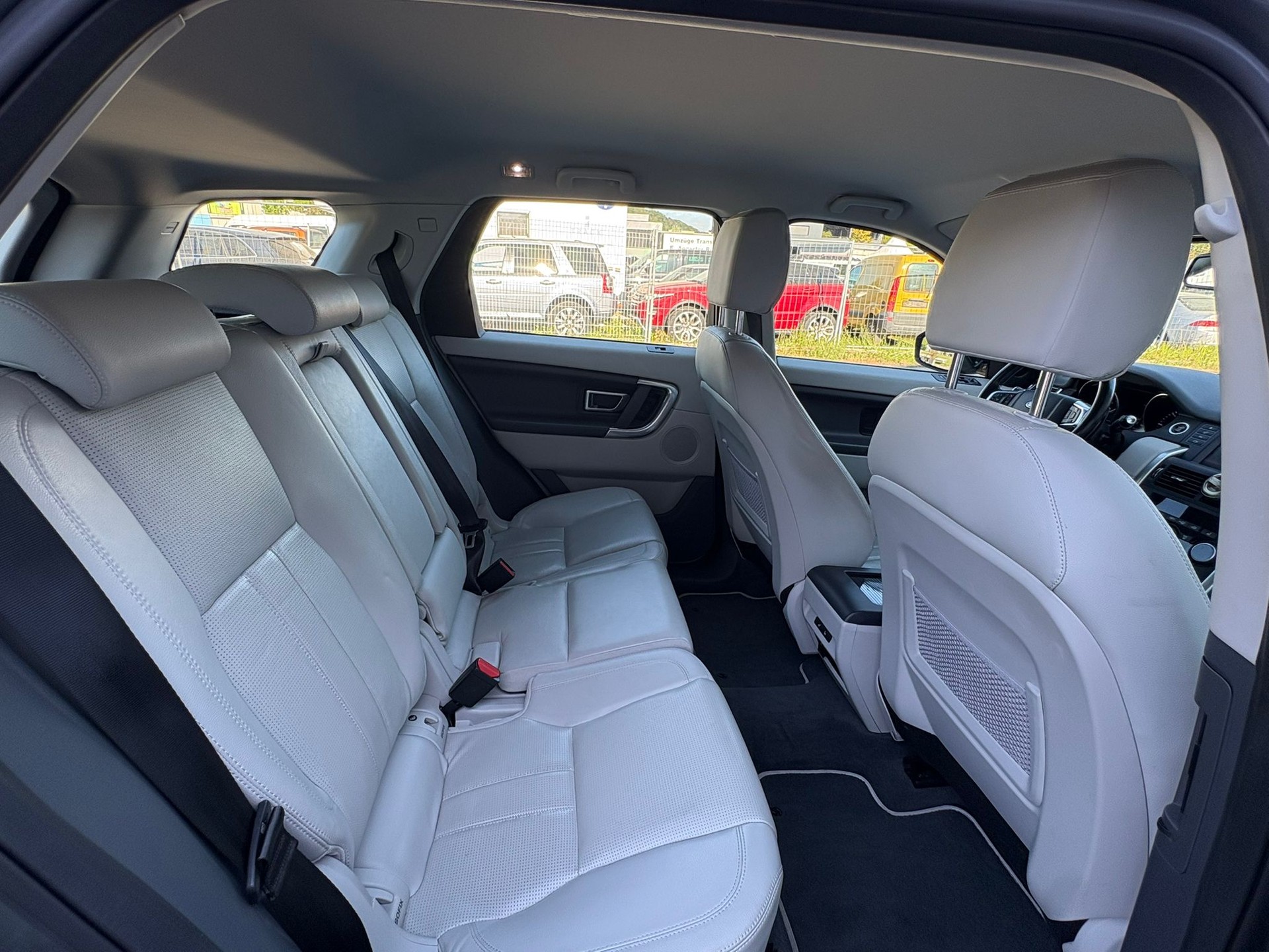 LAND ROVER Discovery Sport 2.0 TD4 HSE AT9-image-5
