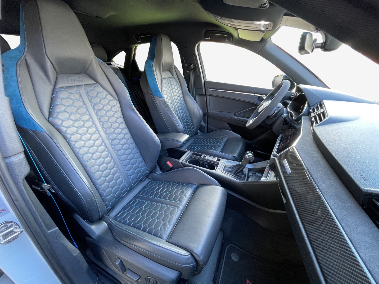 AUDI RS Q3 Sportback quattro S tronic-image-13