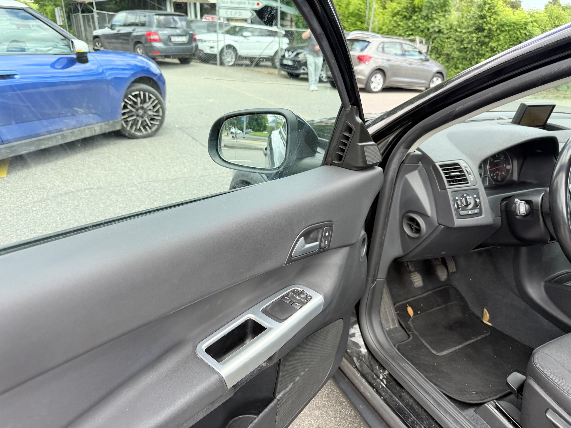VOLVO C30 D3 Kinetic-image-12