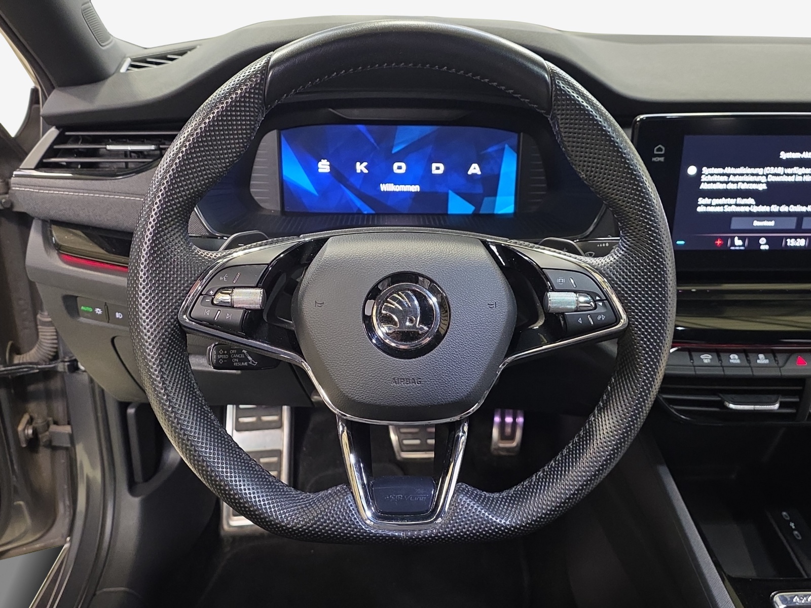 SKODA Octavia Combi 2.0 TSI SportLine DSG 4x4-image-9