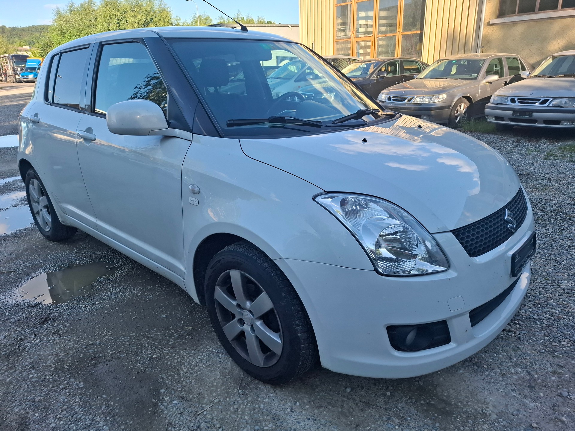 SUZUKI Swift 1.5i 16V VVT GL Top-image-1