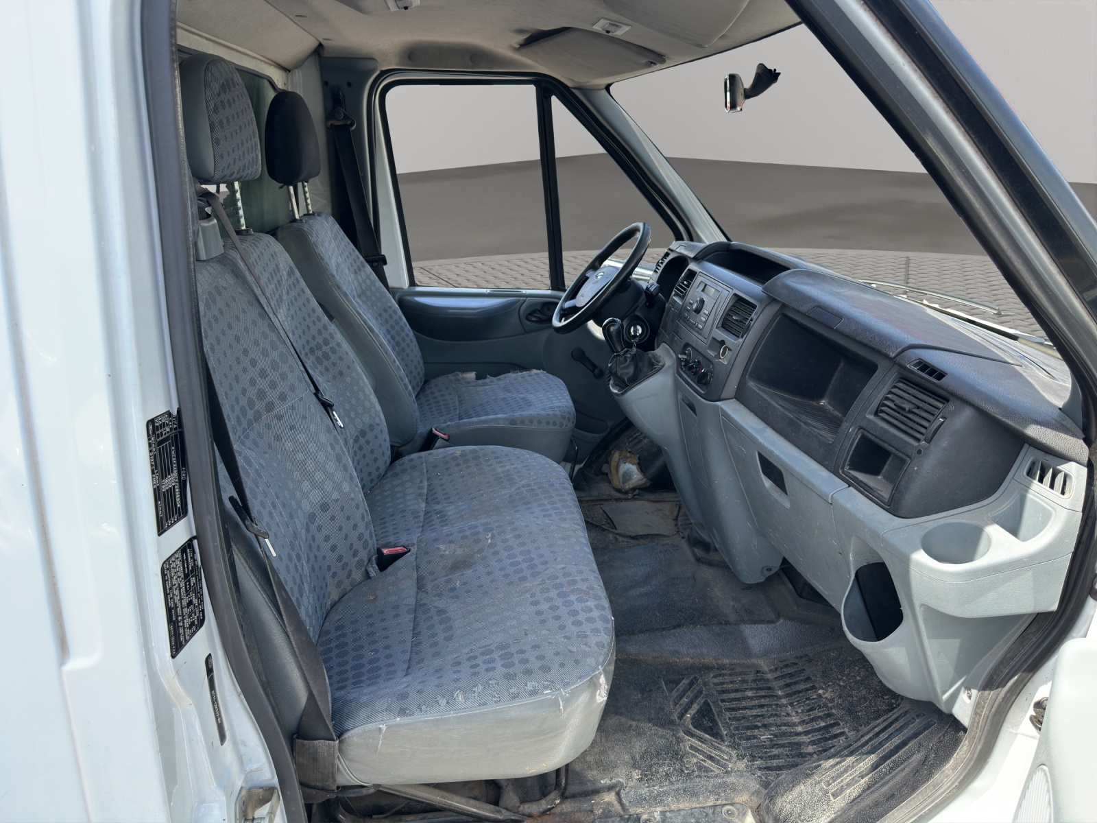 FORD Transit 2.2 TDCi 300 M-image-17