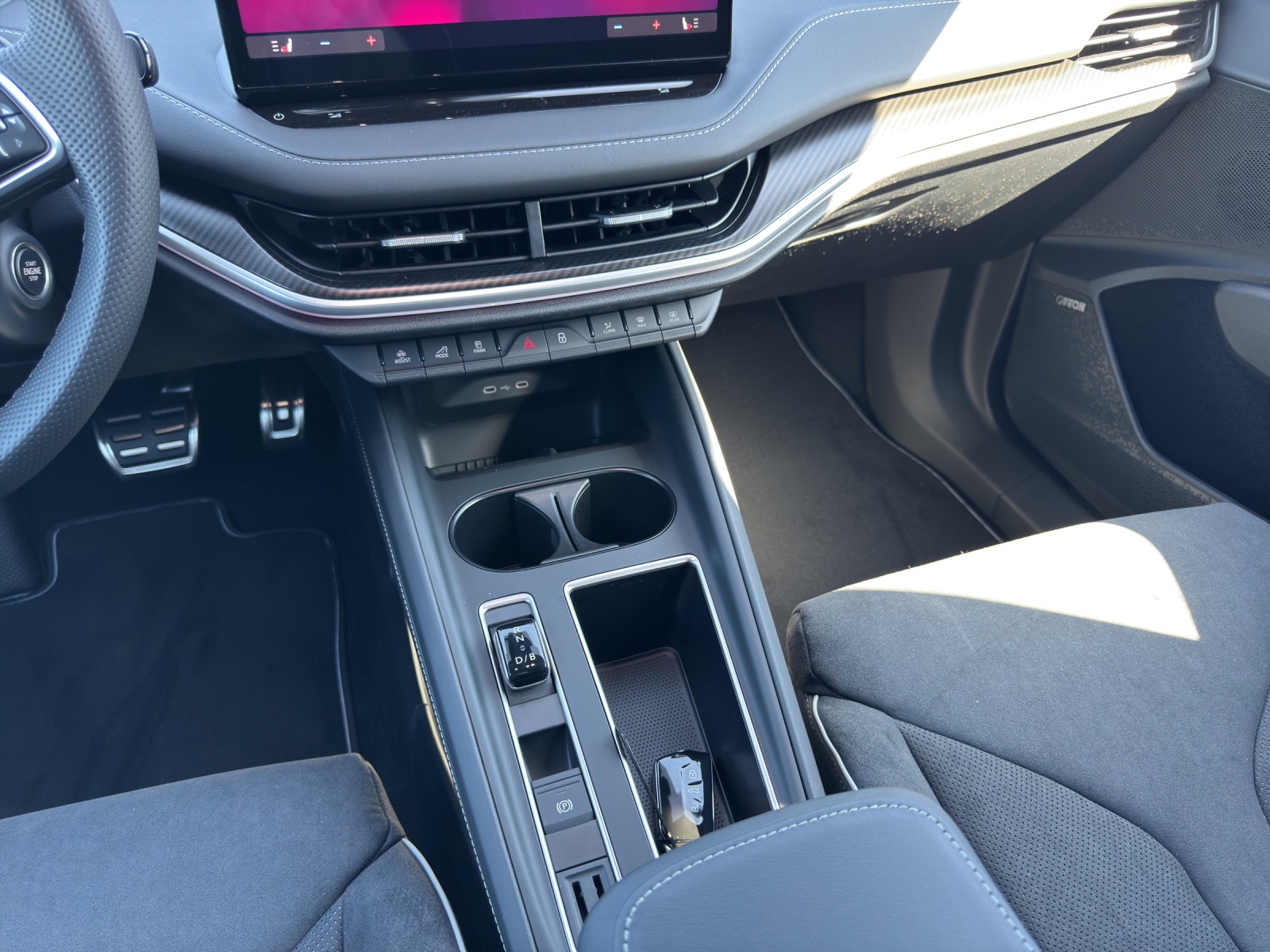 SKODA Enyaq Sportline-image-10