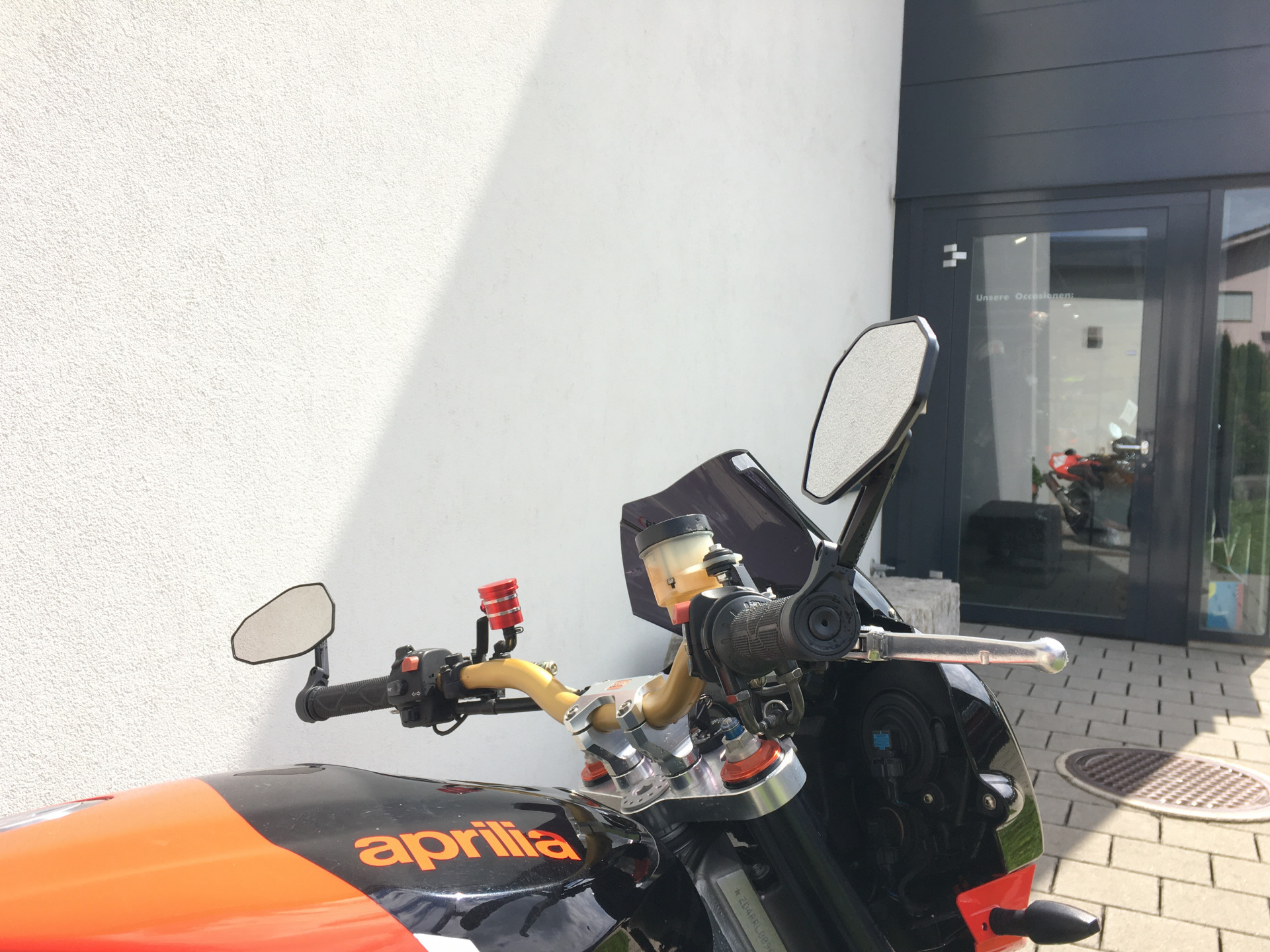 APRILIA Tuono 1000 R-image-5