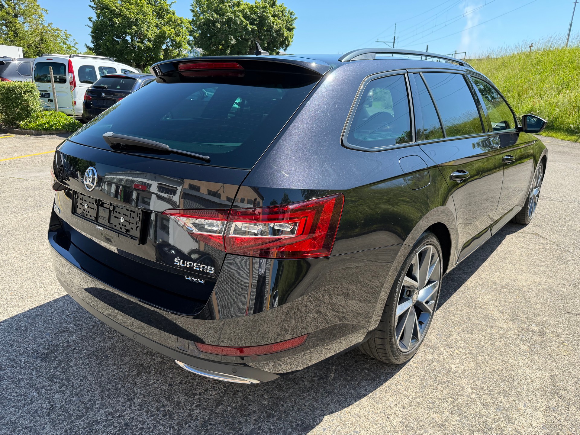 SKODA Superb Combi 2.0 TDi Sportline 4x4 DSG-image-3