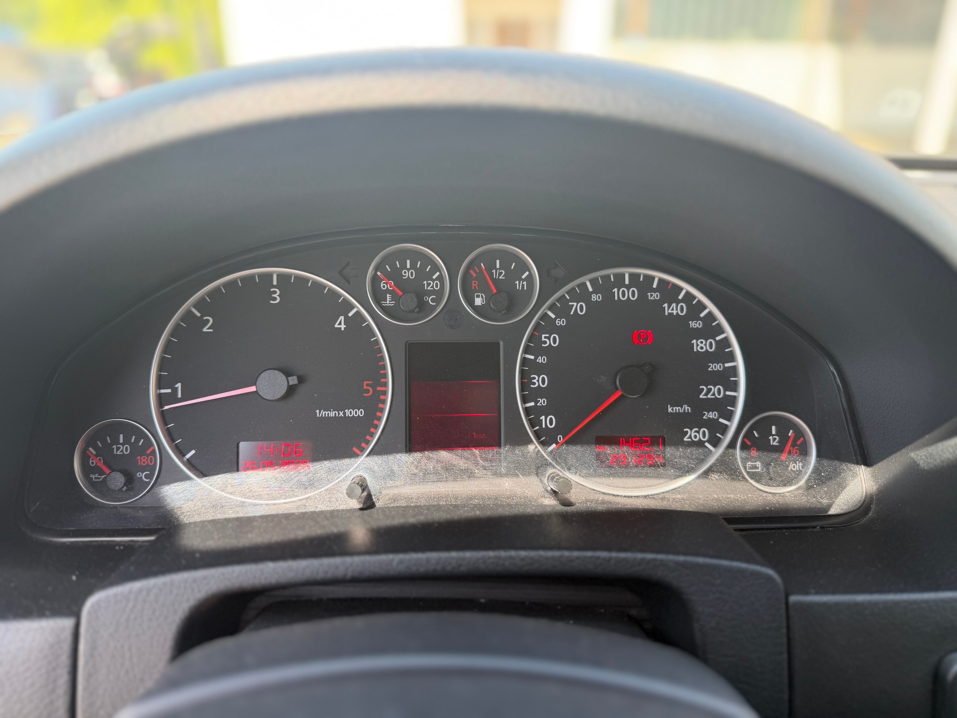 AUDI A6 Avant 2.5 TDI-image-7