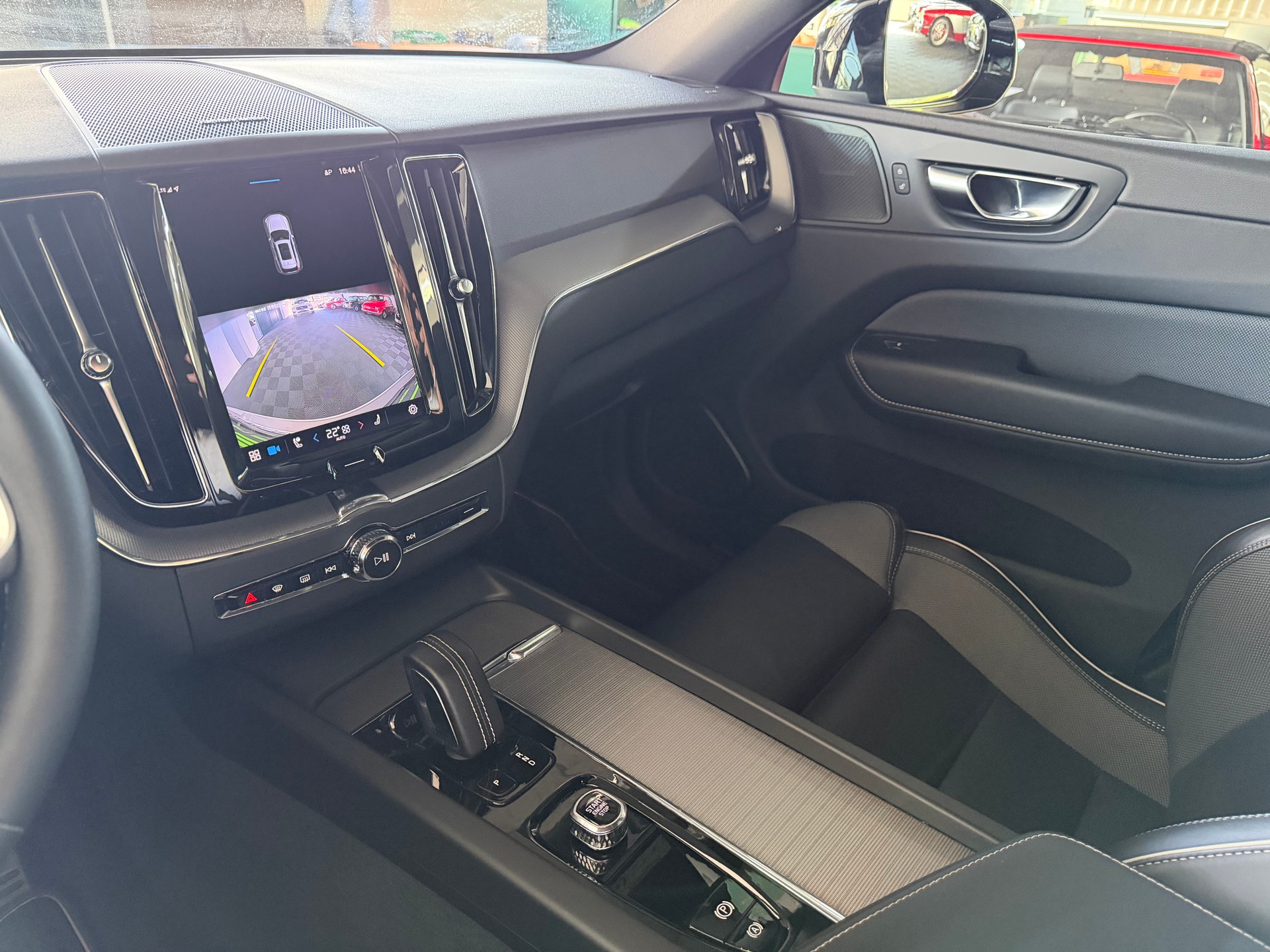 VOLVO XC60 T6 eAWD PluginHybrid R-Design Geartronic-image-20
