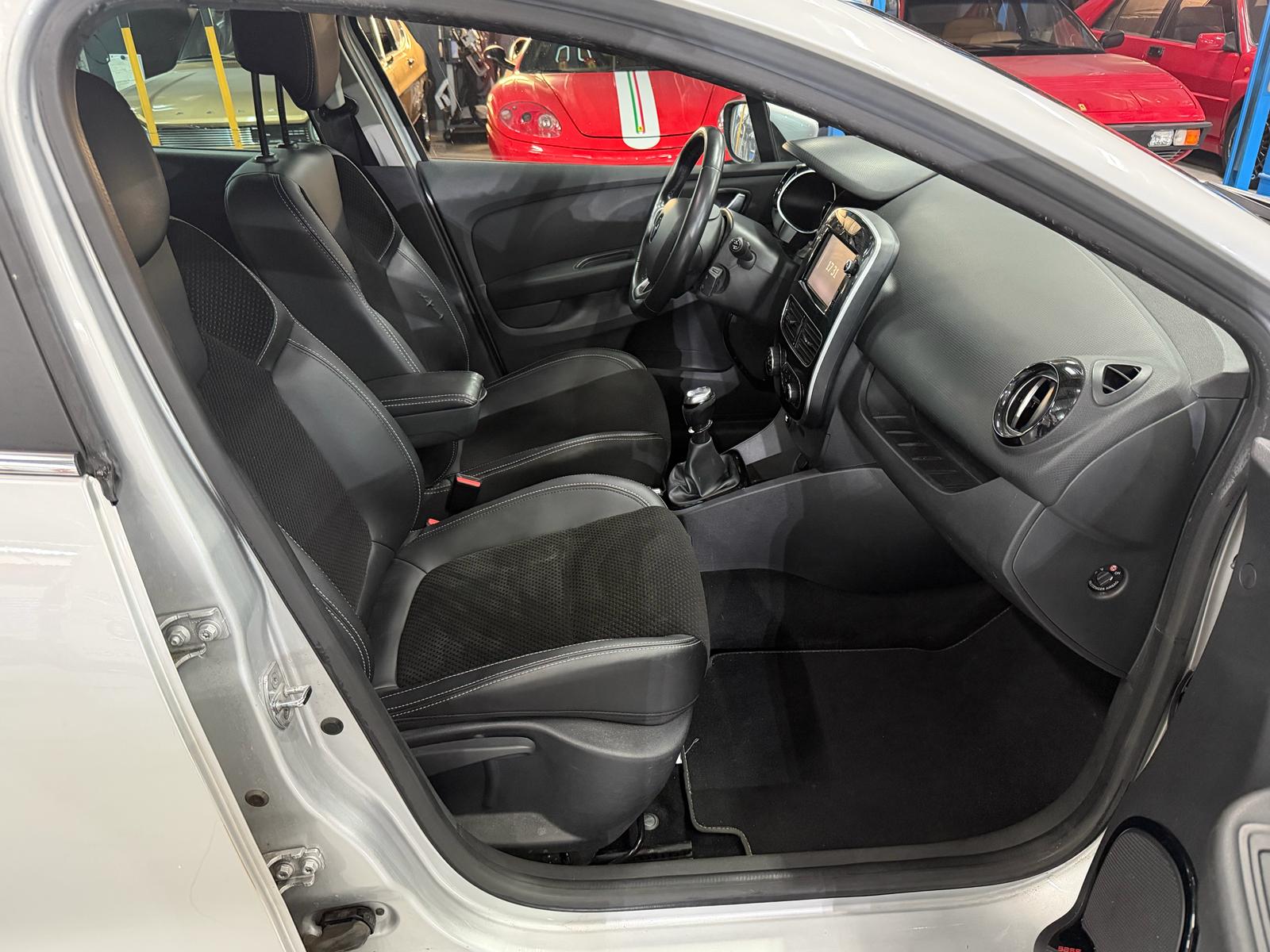 RENAULT Clio Grandtour 1.5 dCi Intens-image-10