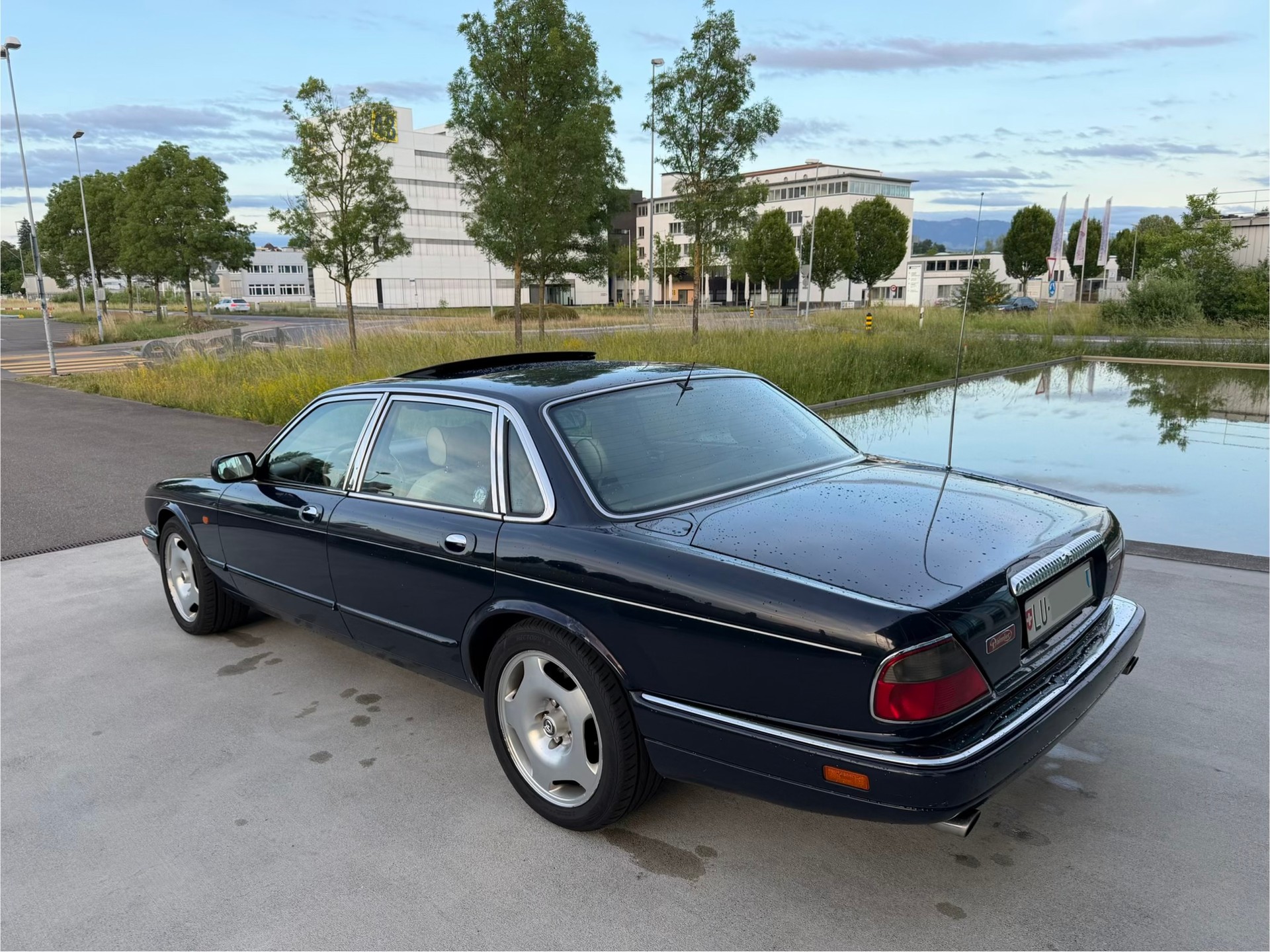 DAIMLER 6.0-image-3