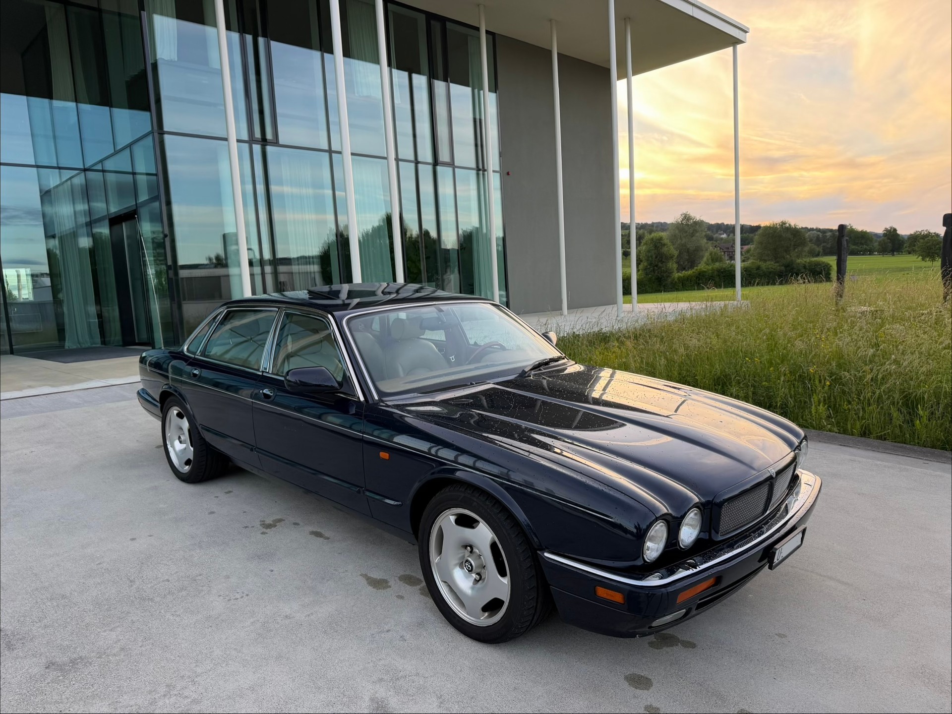 DAIMLER 6.0-image-1