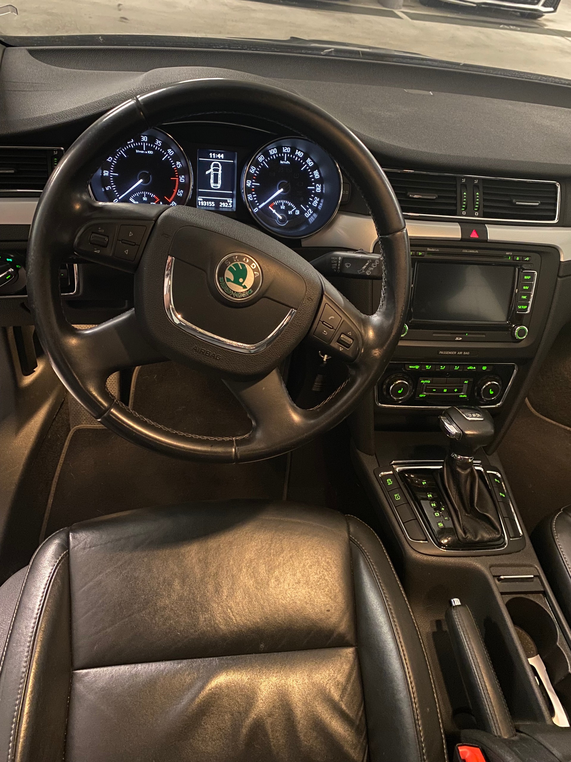 SKODA 2.0 TDI 170 Ambition DSG-image-7