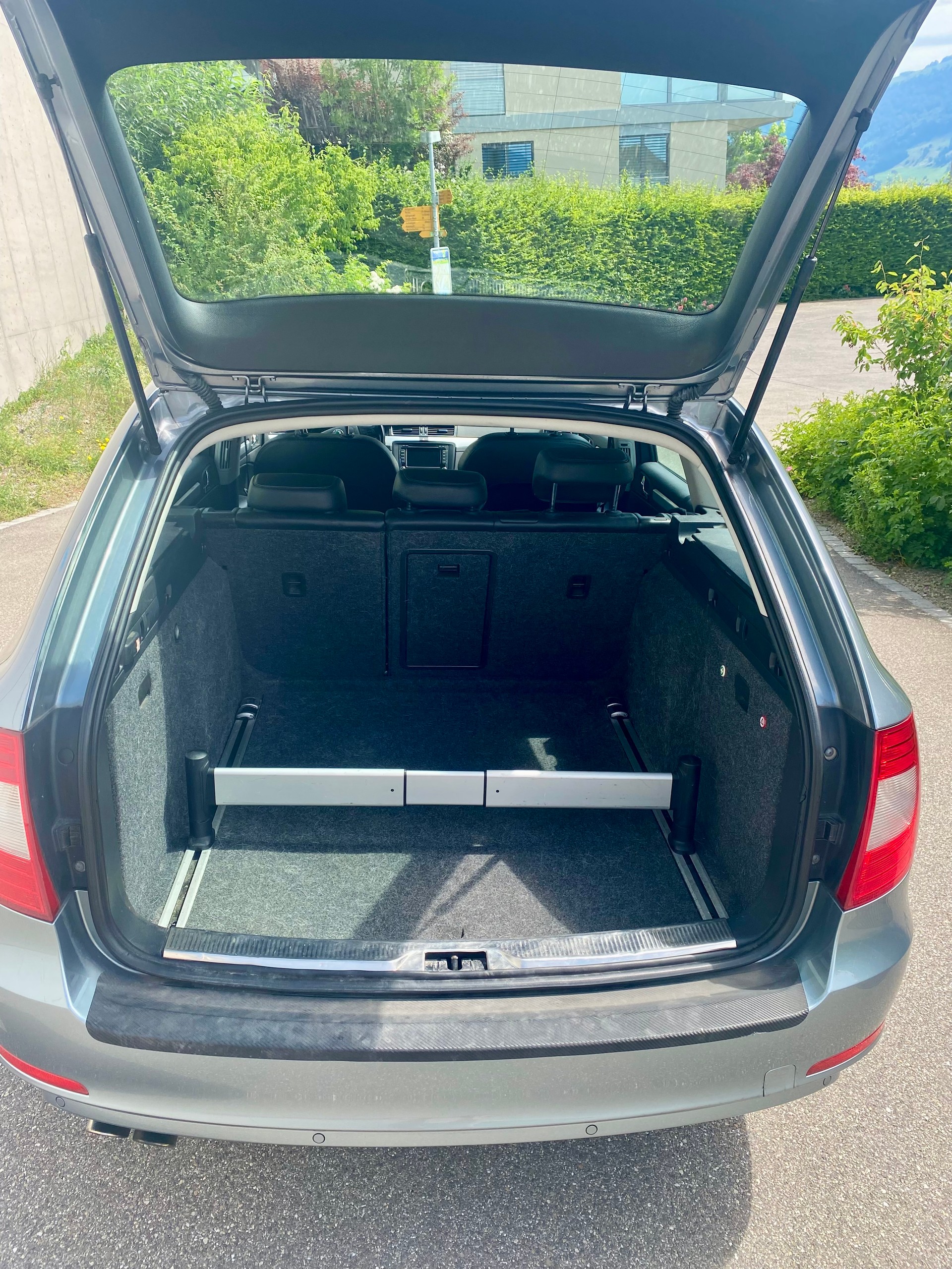 SKODA 2.0 TDI 170 Ambition DSG-image-3