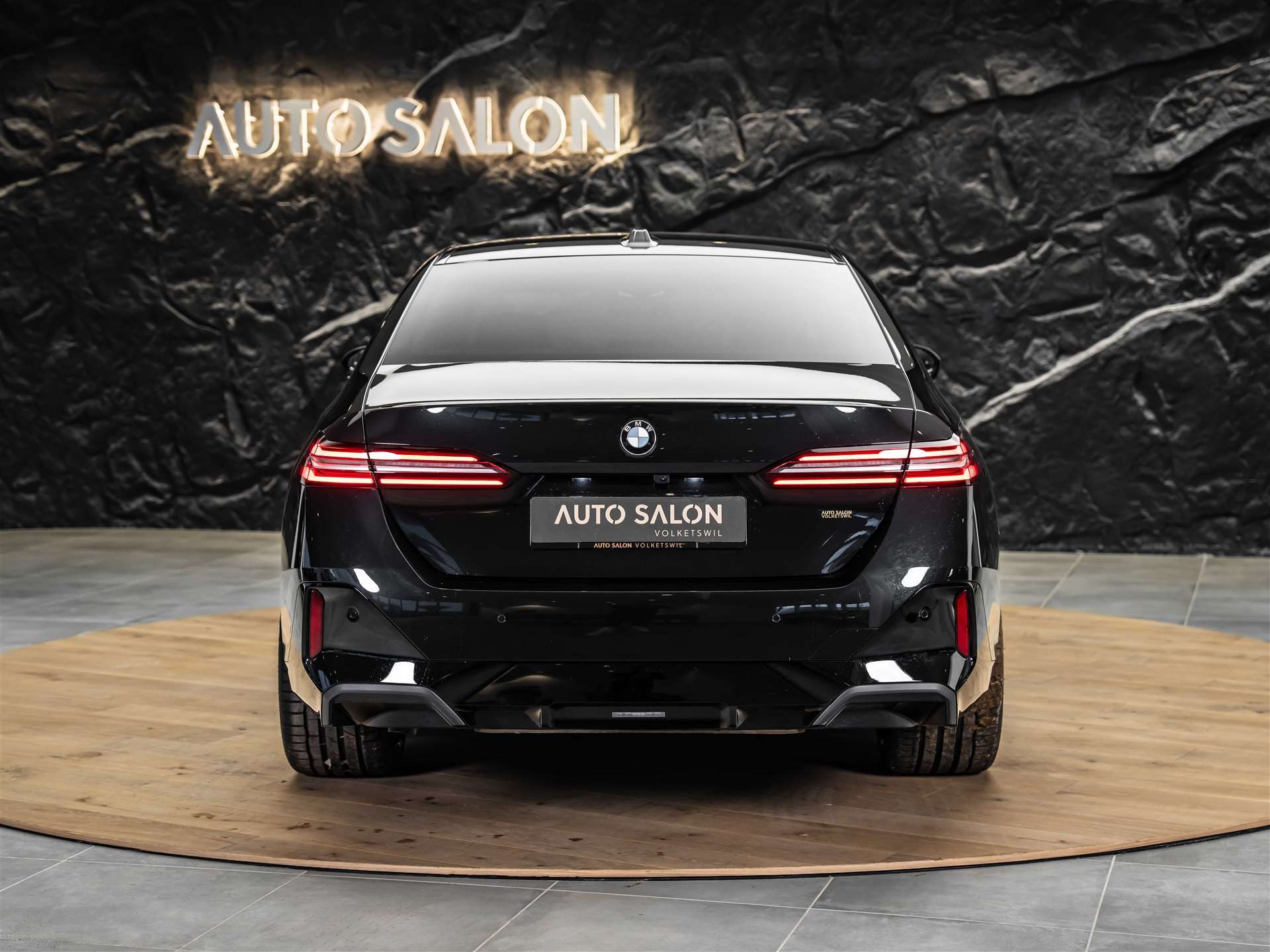 BMW 520i M Sport Steptronic *Werksgarantie* 21" Felgen* Head Up Display*Sitzbelüftung*360° Kamera*-image-4
