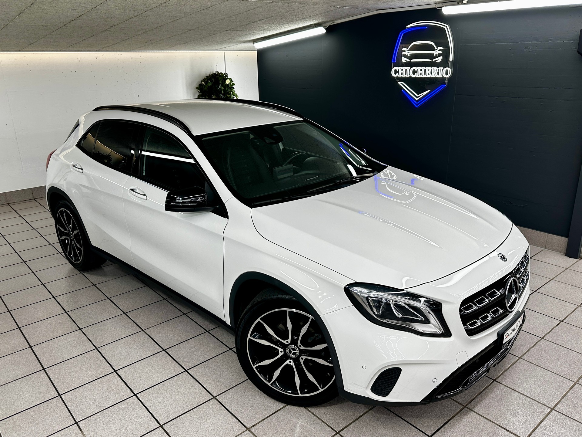 MERCEDES-BENZ GLA 200 d Swiss Star Edition Urban 4Matic 7G-DCT-image-1