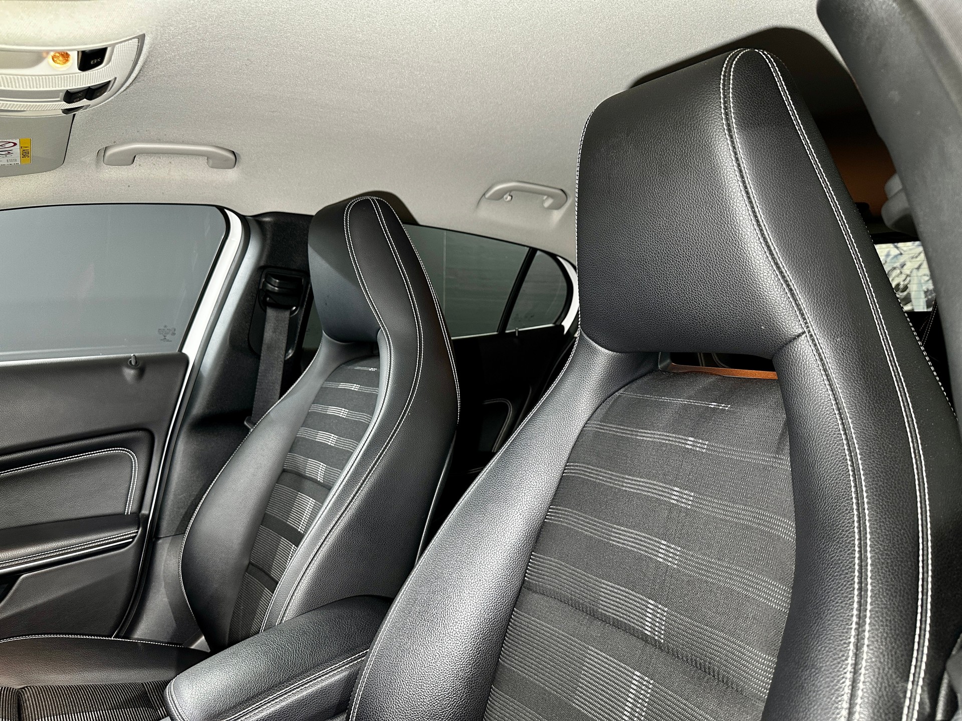 MERCEDES-BENZ GLA 200 d Swiss Star Edition Urban 4Matic 7G-DCT-image-25