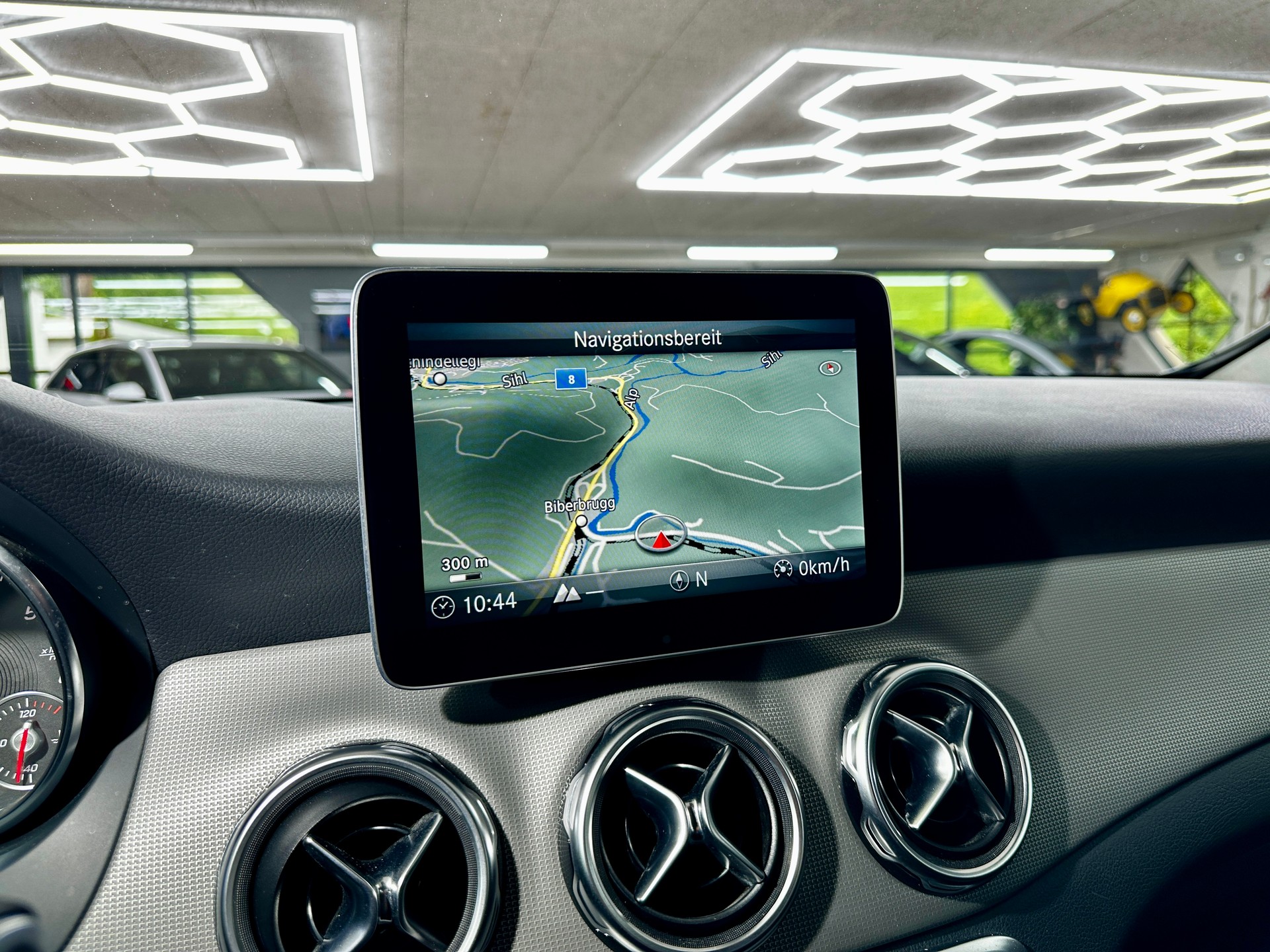 MERCEDES-BENZ GLA 200 d Swiss Star Edition Urban 4Matic 7G-DCT-image-19