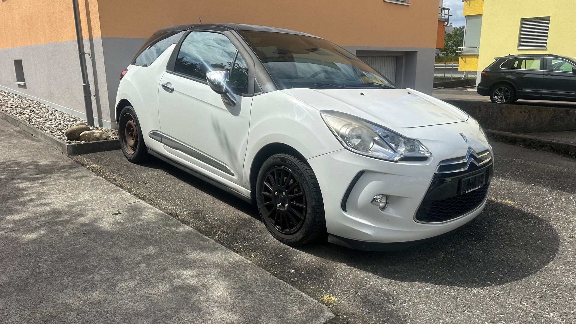 DS AUTOMOBILES DS3 1.2 VTi SO Chic-image-1