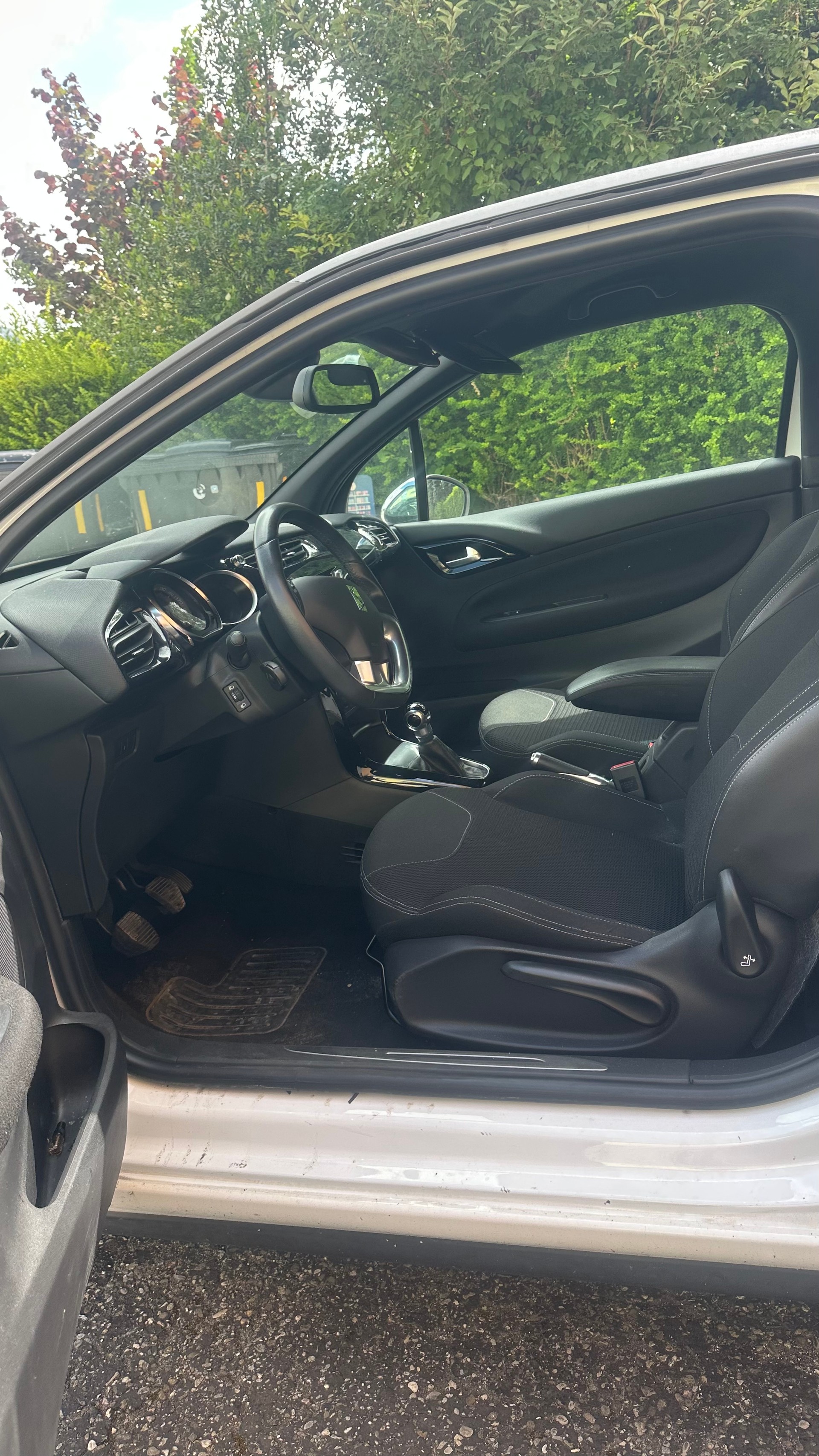 DS AUTOMOBILES DS3 1.2 VTi SO Chic-image-4
