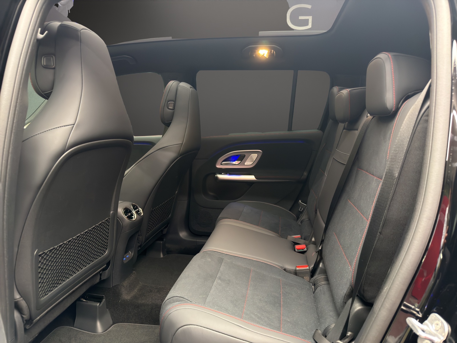 MERCEDES-BENZ GLB 220 4MATIC-image-9
