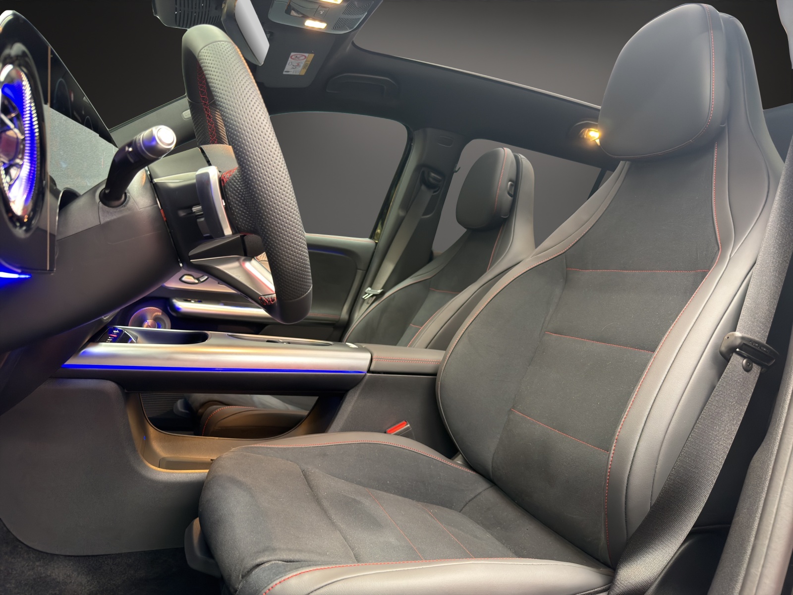 MERCEDES-BENZ GLB 220 4MATIC-image-8