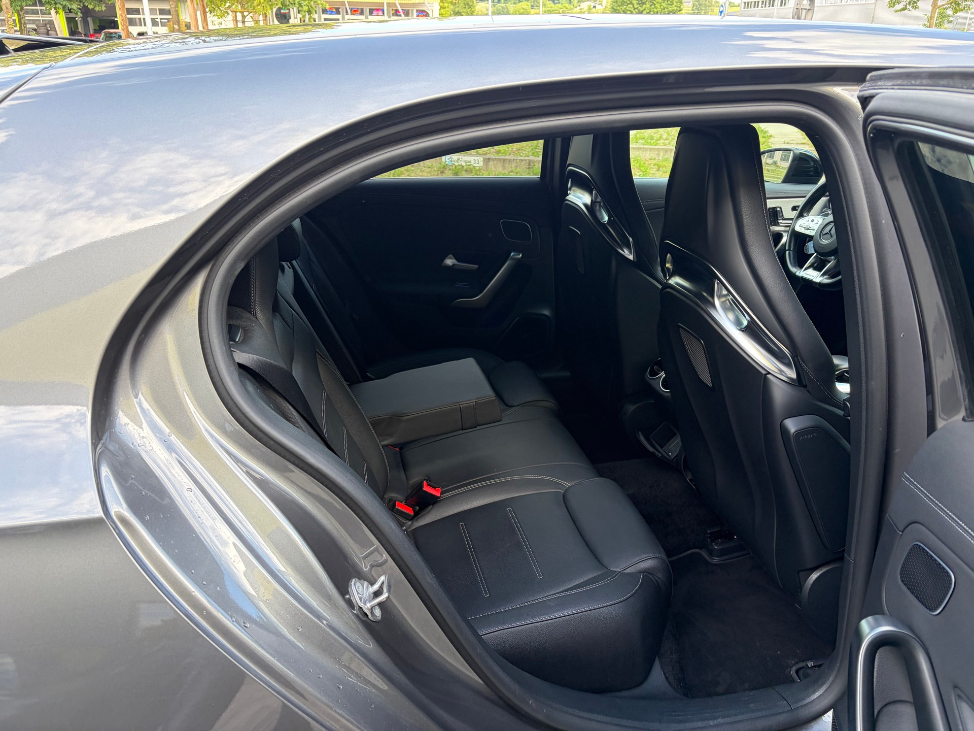 MERCEDES-BENZ A 35 AMG 4Matic Speedshift-image-11