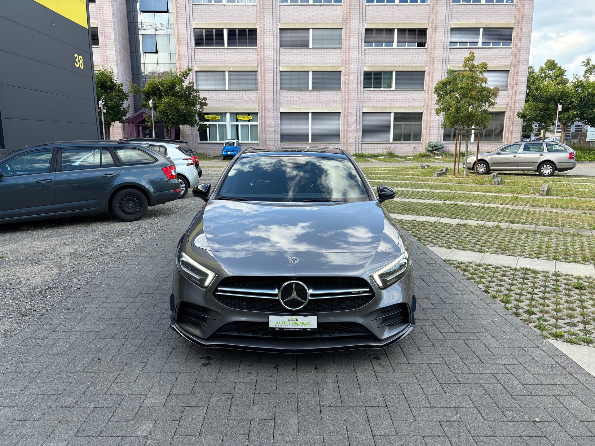 MERCEDES-BENZ A 35 AMG 4Matic Speedshift-image-1