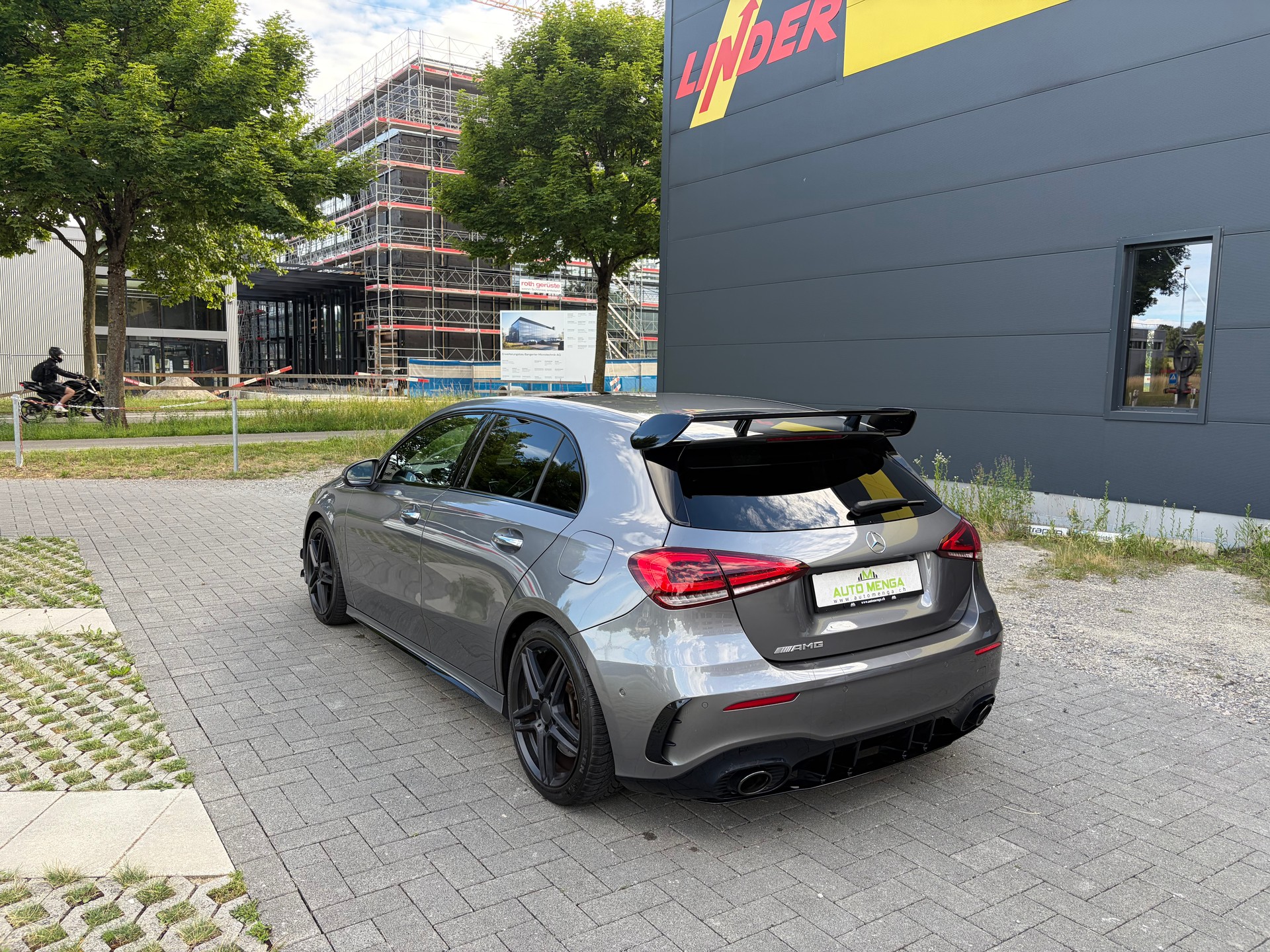 MERCEDES-BENZ A 35 AMG 4Matic Speedshift-image-6