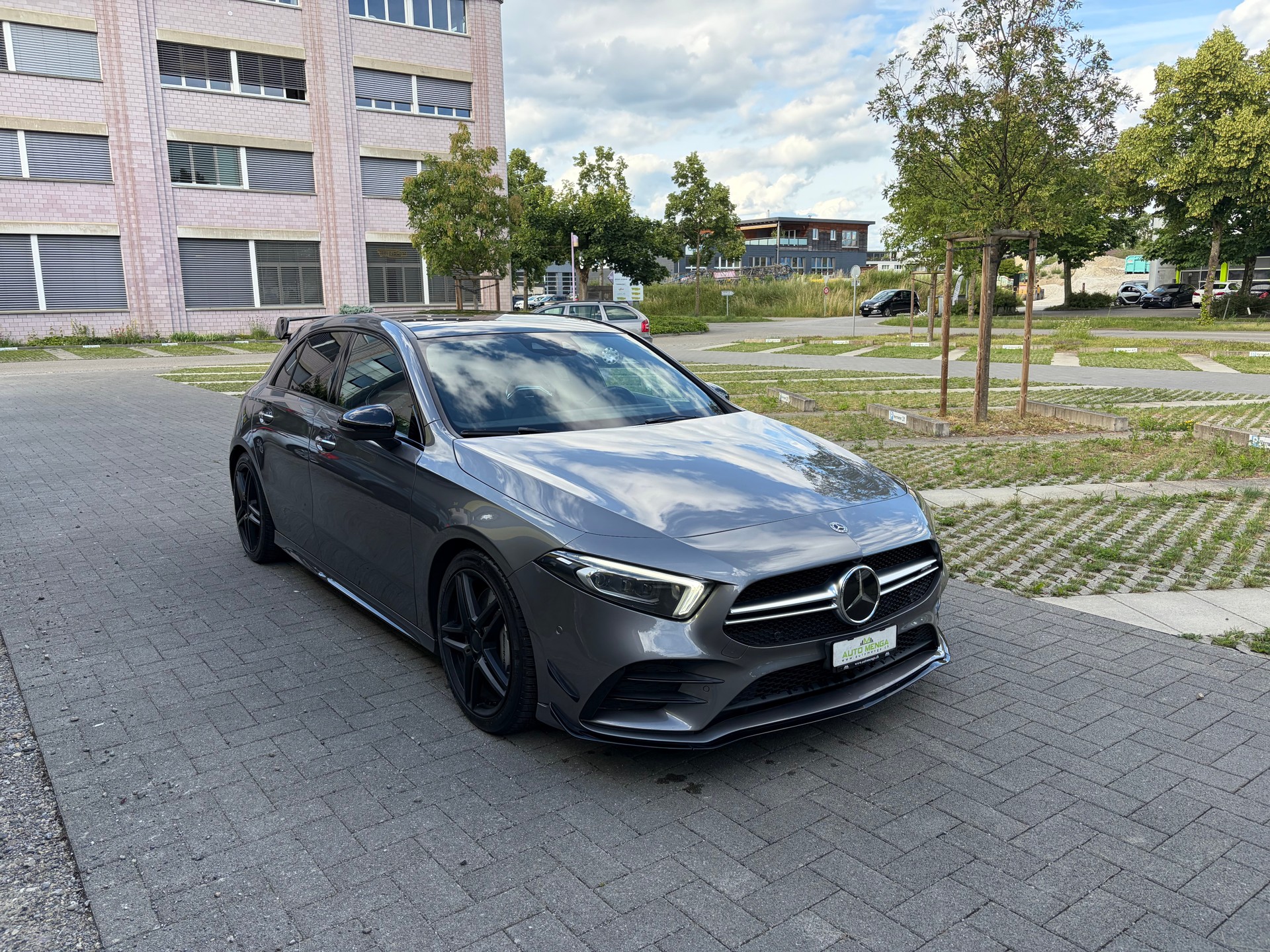 MERCEDES-BENZ A 35 AMG 4Matic Speedshift-image-2