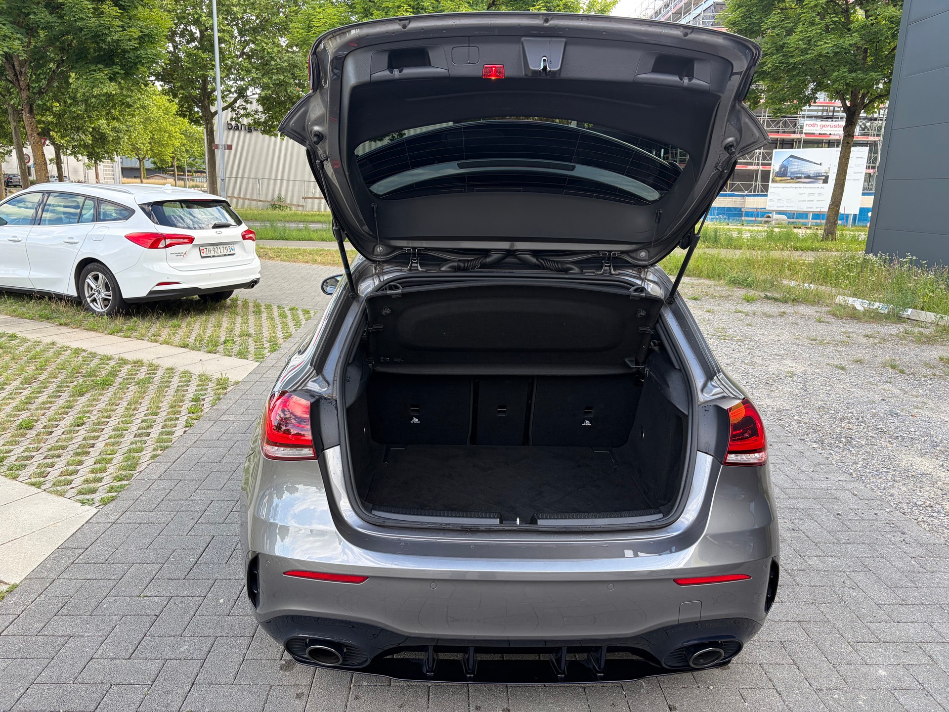 MERCEDES-BENZ A 35 AMG 4Matic Speedshift-image-12