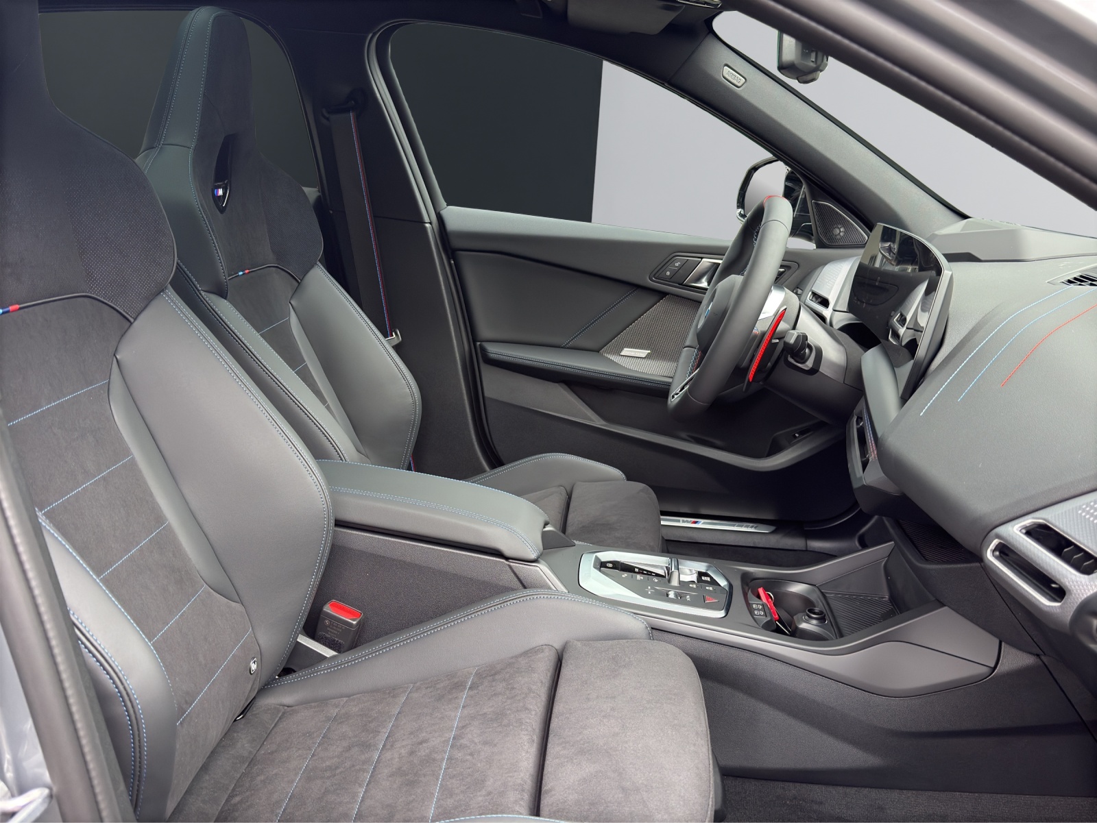 BMW M135i xDrive-image-13