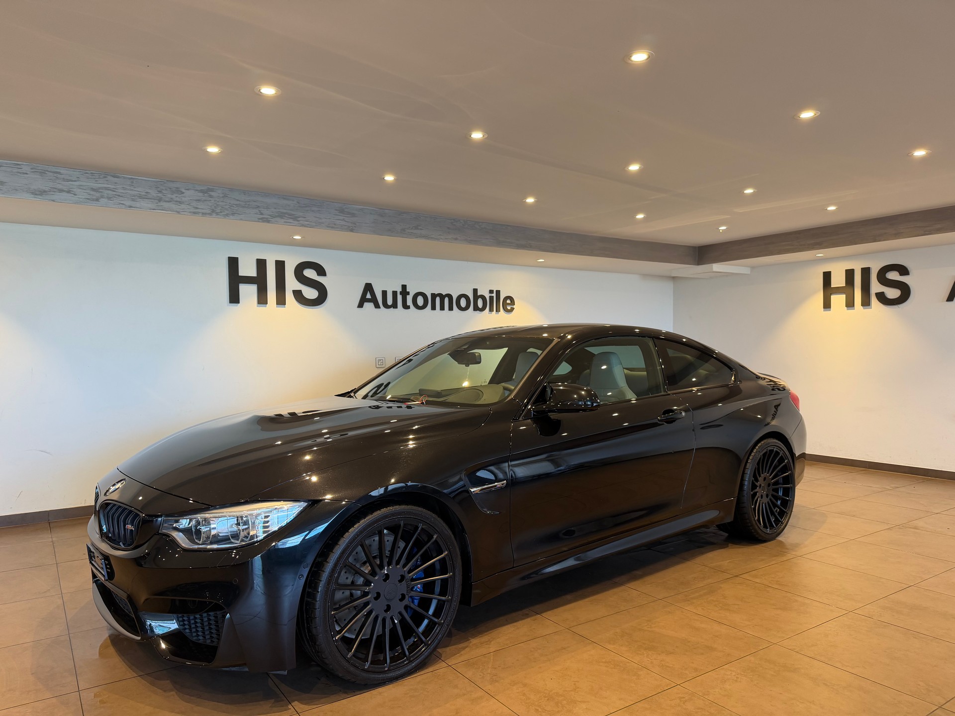 BMW M4 Coupé-image-2