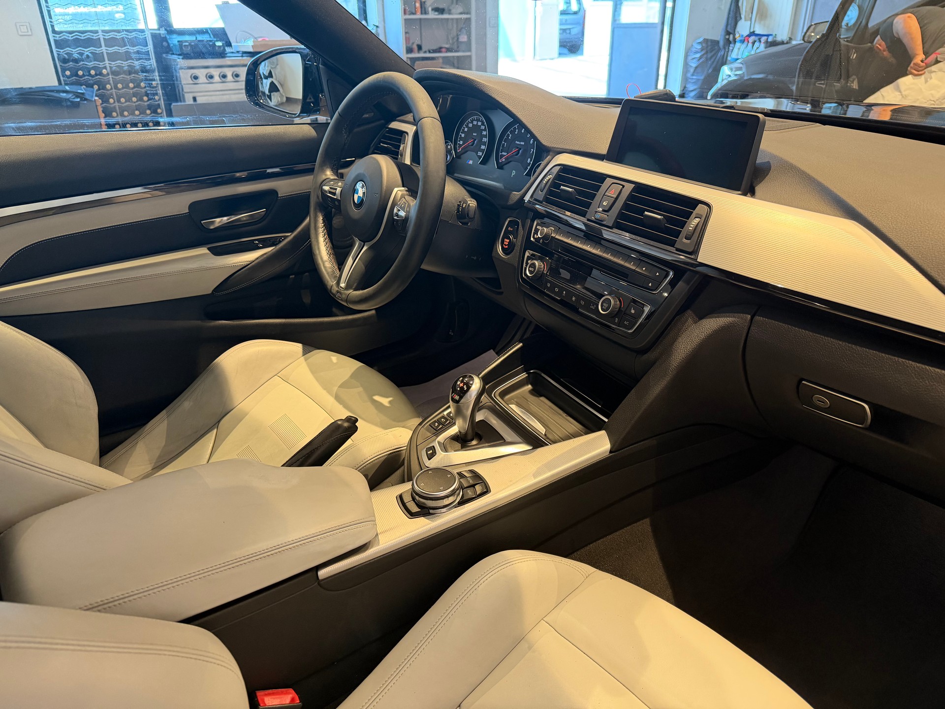 BMW M4 Coupé-image-10