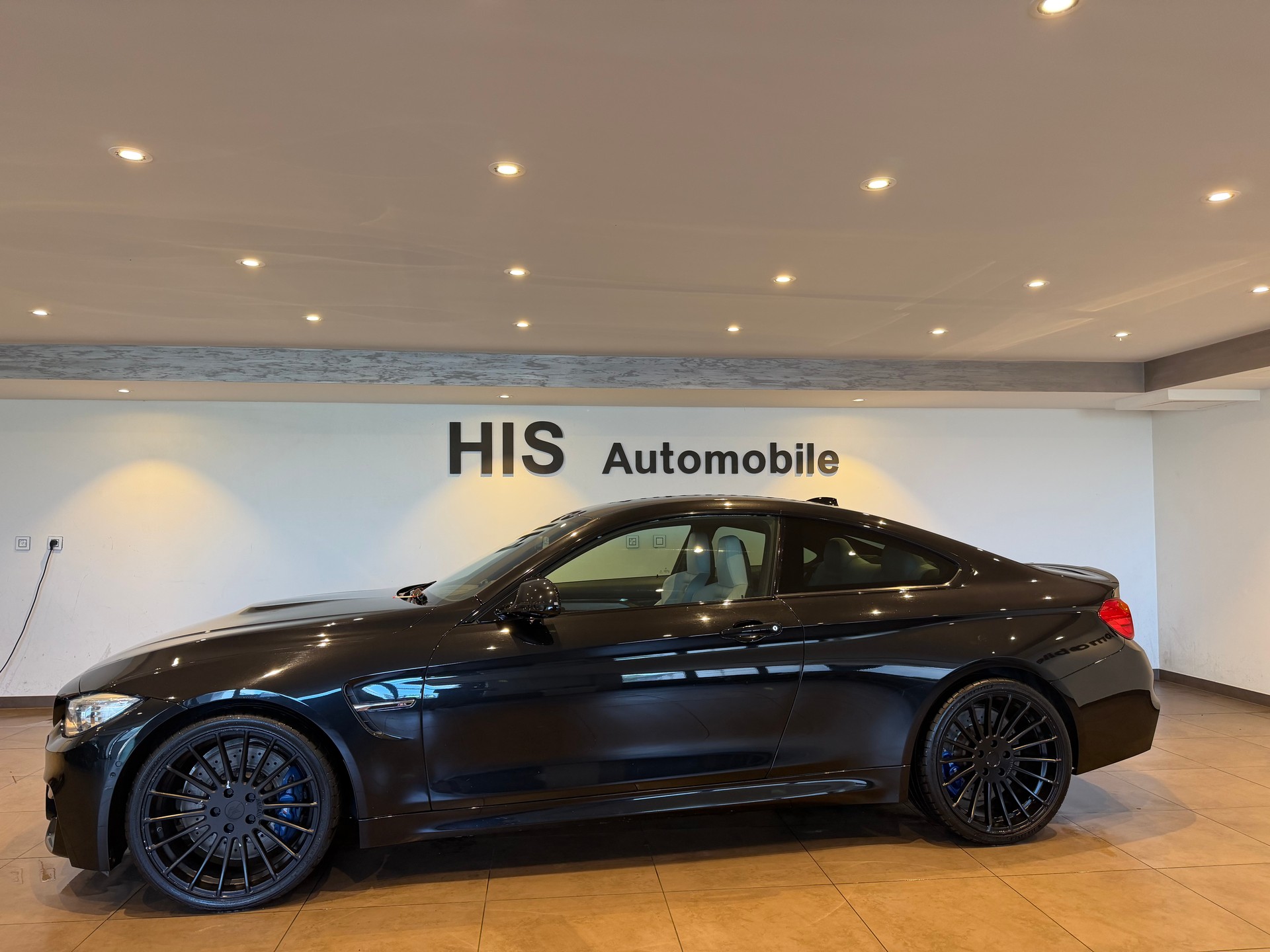 BMW M4 Coupé-image-3