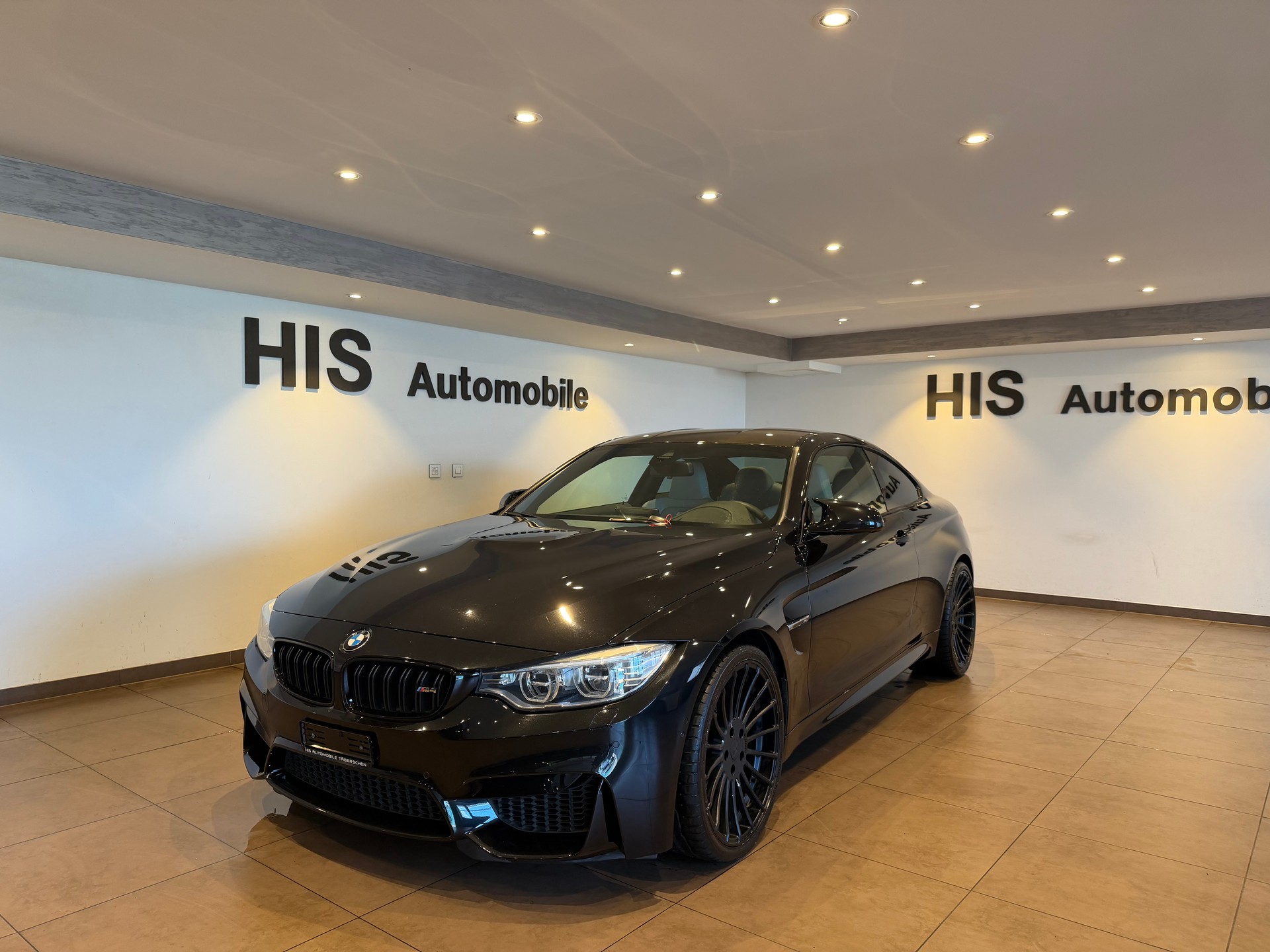 BMW M4 Coupé-image-0