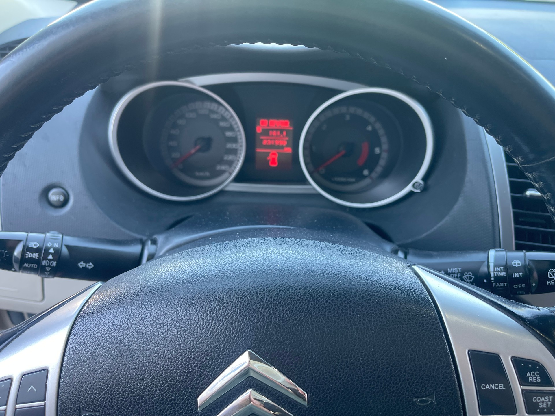 CITROEN C-Crosser 2.2 HDi Exclusive-image-8