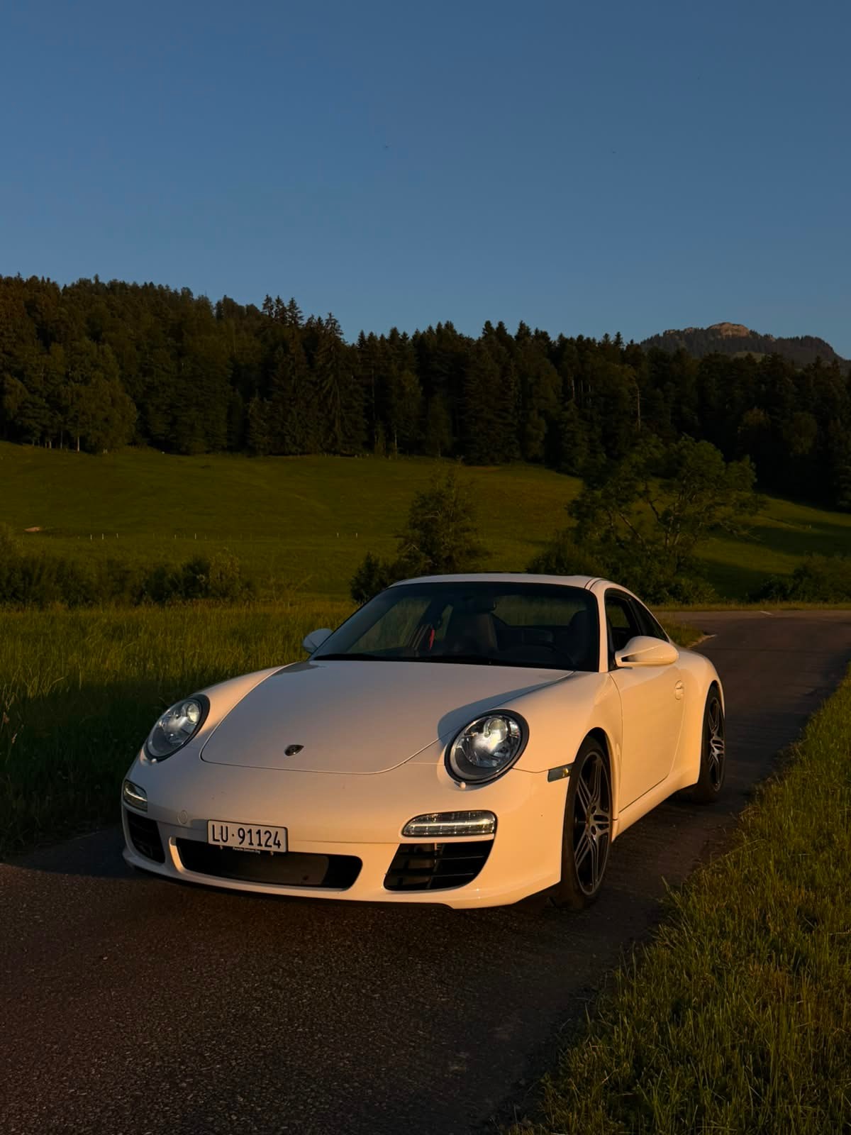 PORSCHE 911 Carrera 997.2-image-2