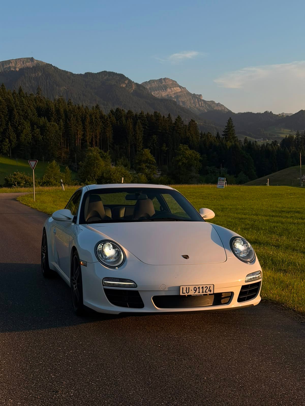 PORSCHE 911 Carrera 997.2-image-0
