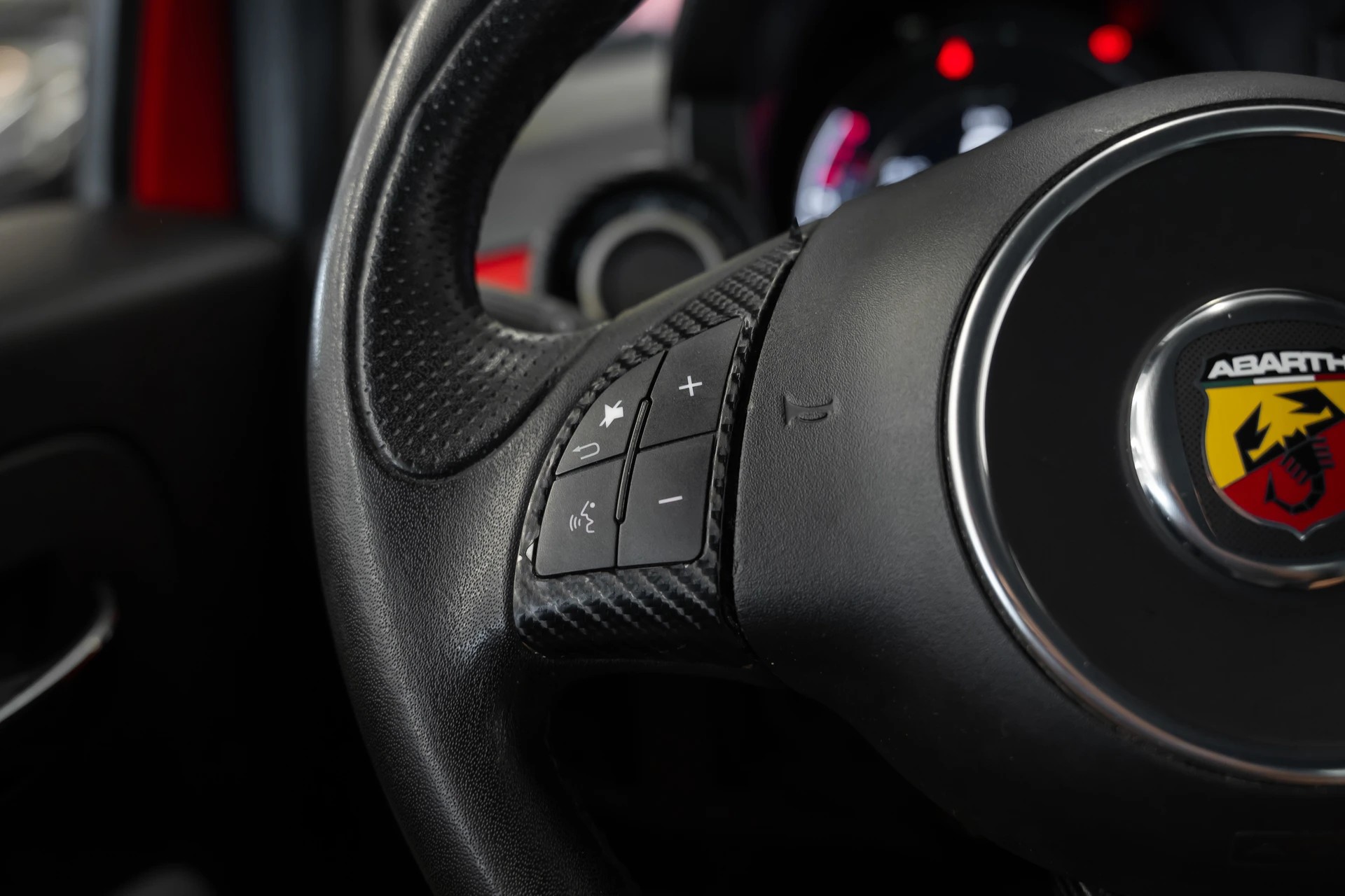 FIAT 595 1.4 16V Turbo Abarth Turismo SS-image-19