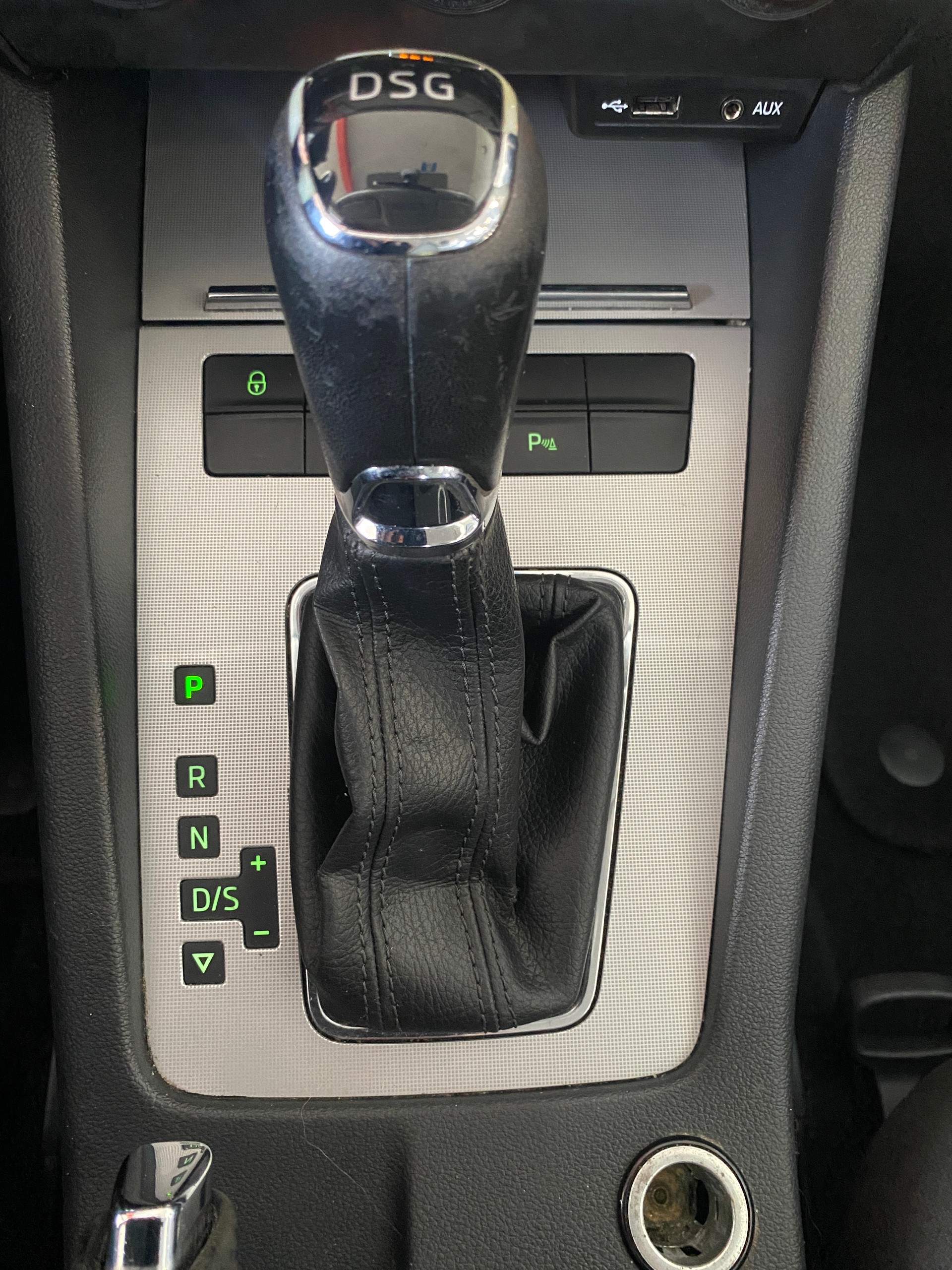 SKODA Octavia Combi 1.6 TDI Ambition DSG-image-16