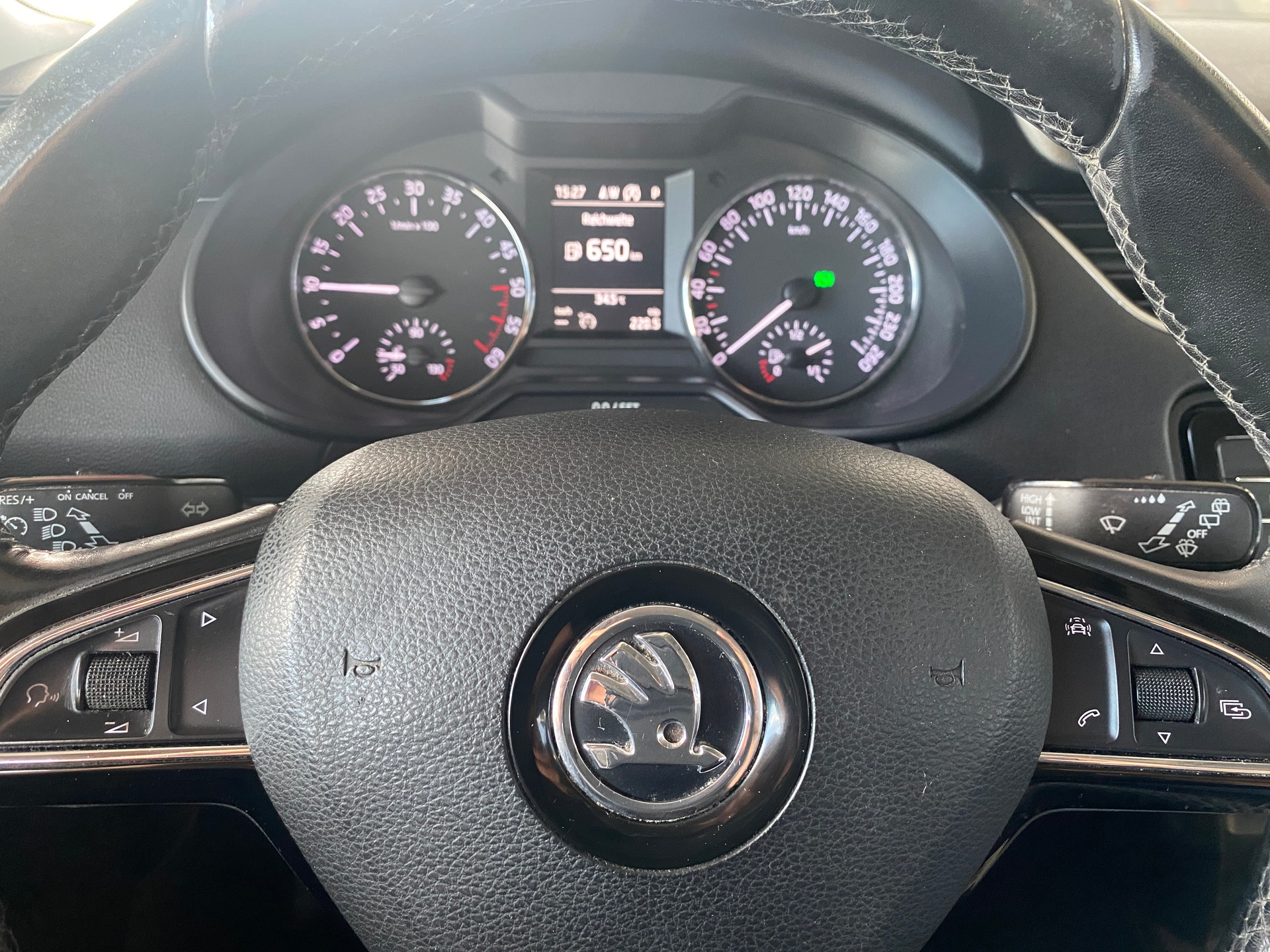 SKODA Octavia Combi 1.6 TDI Ambition DSG-image-11