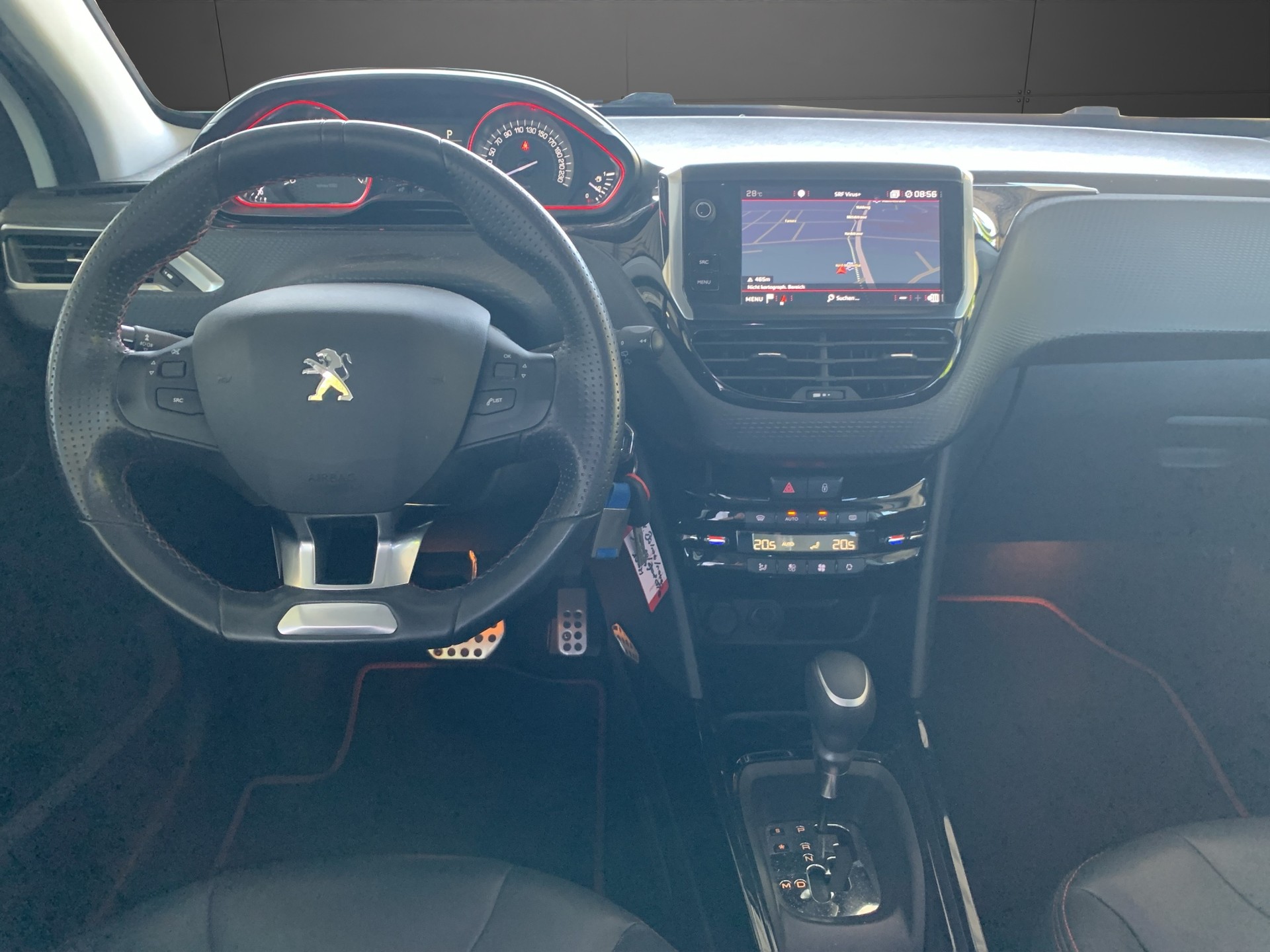 PEUGEOT 2008 1.2 PureTech 110 GT Line S/S-image-9