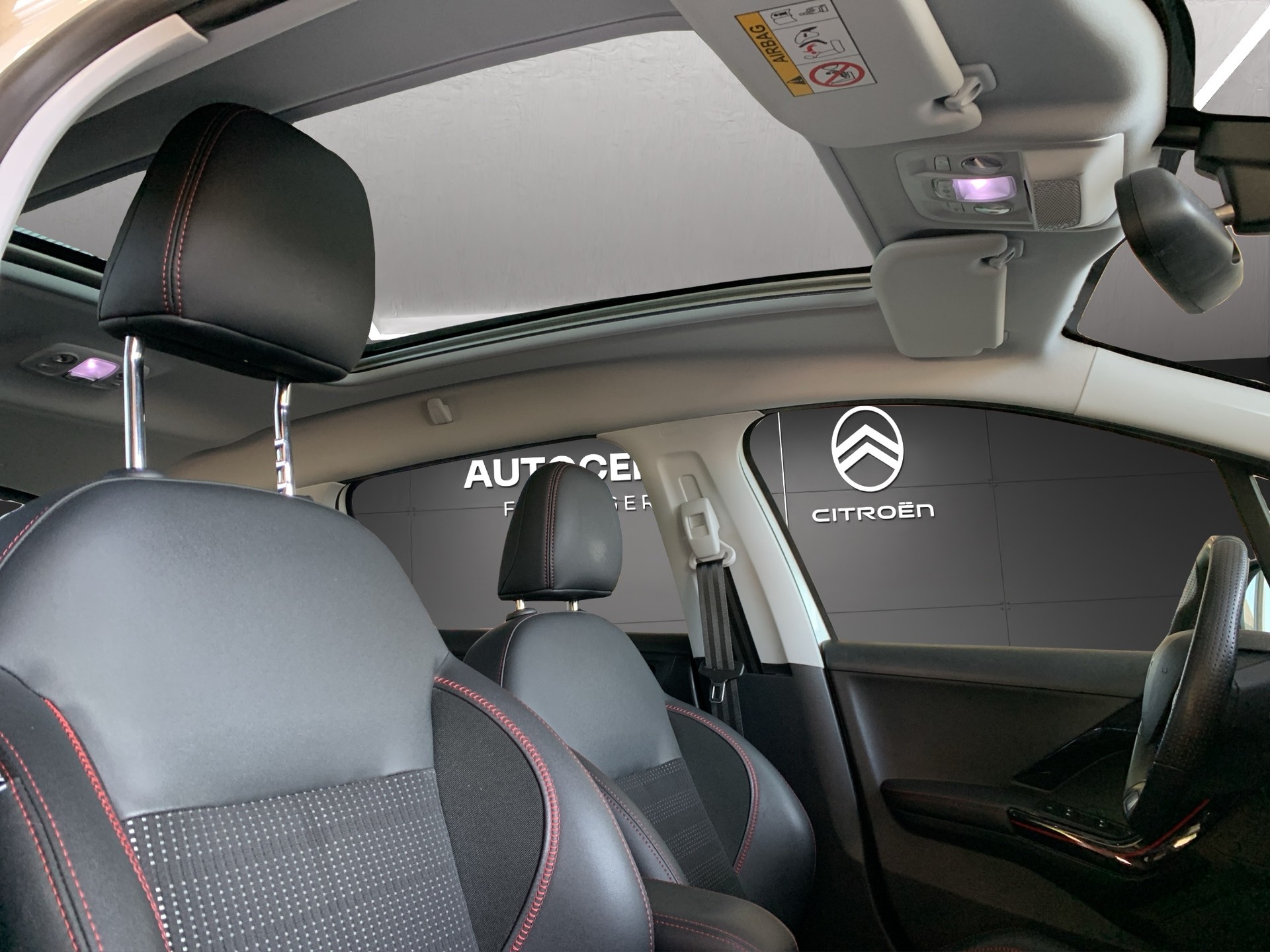 PEUGEOT 2008 1.2 PureTech 110 GT Line S/S-image-12