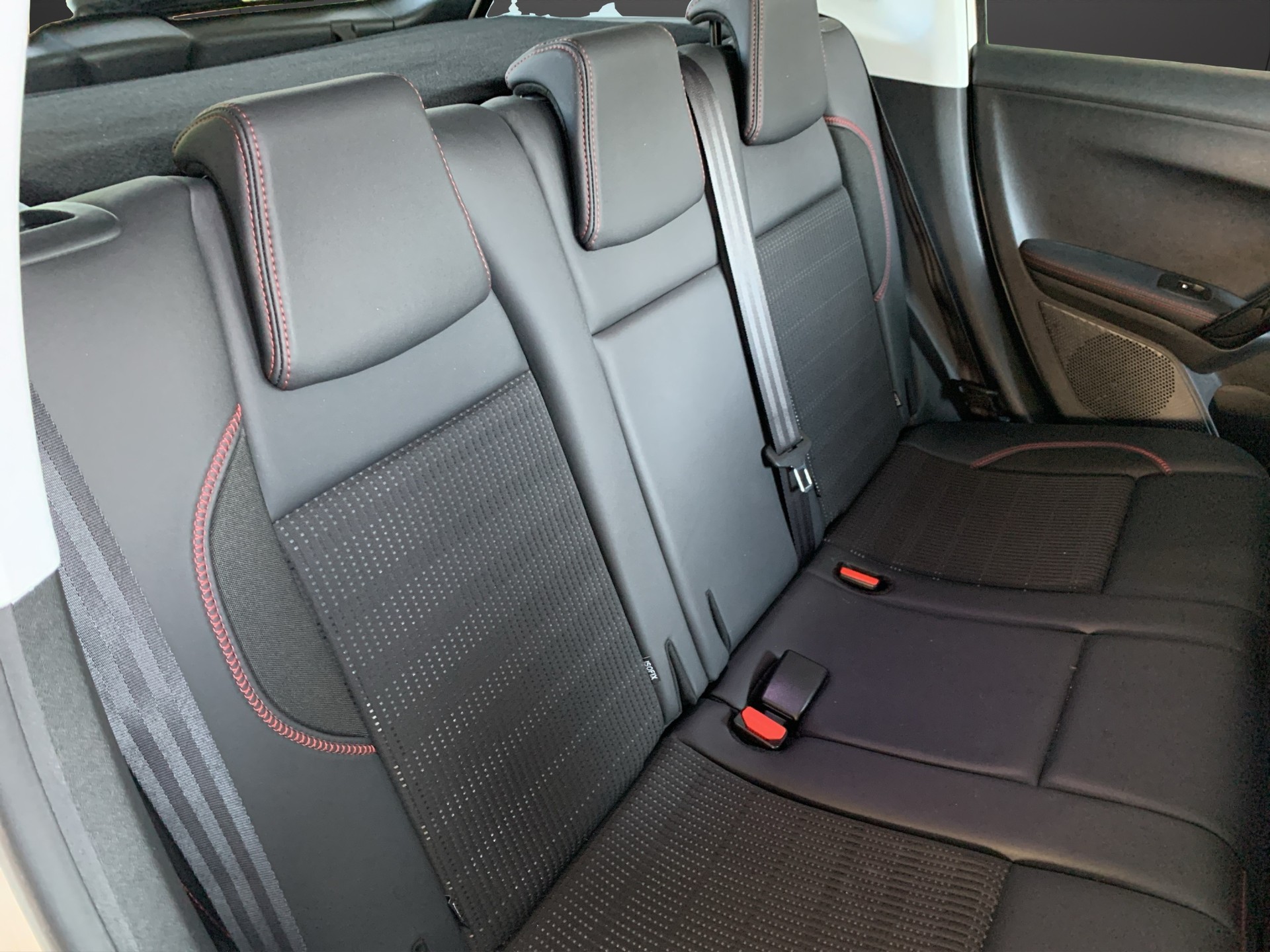 PEUGEOT 2008 1.2 PureTech 110 GT Line S/S-image-15