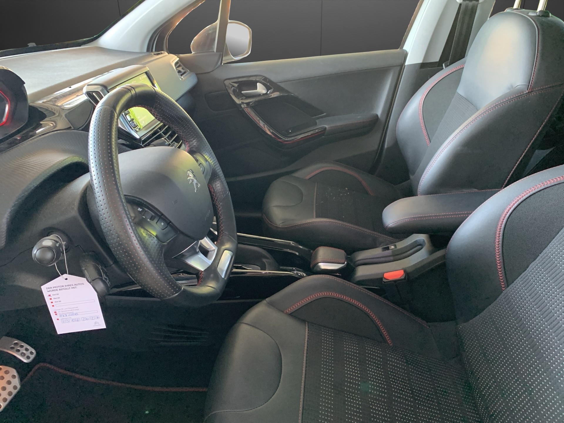 PEUGEOT 2008 1.2 PureTech 110 GT Line S/S-image-2